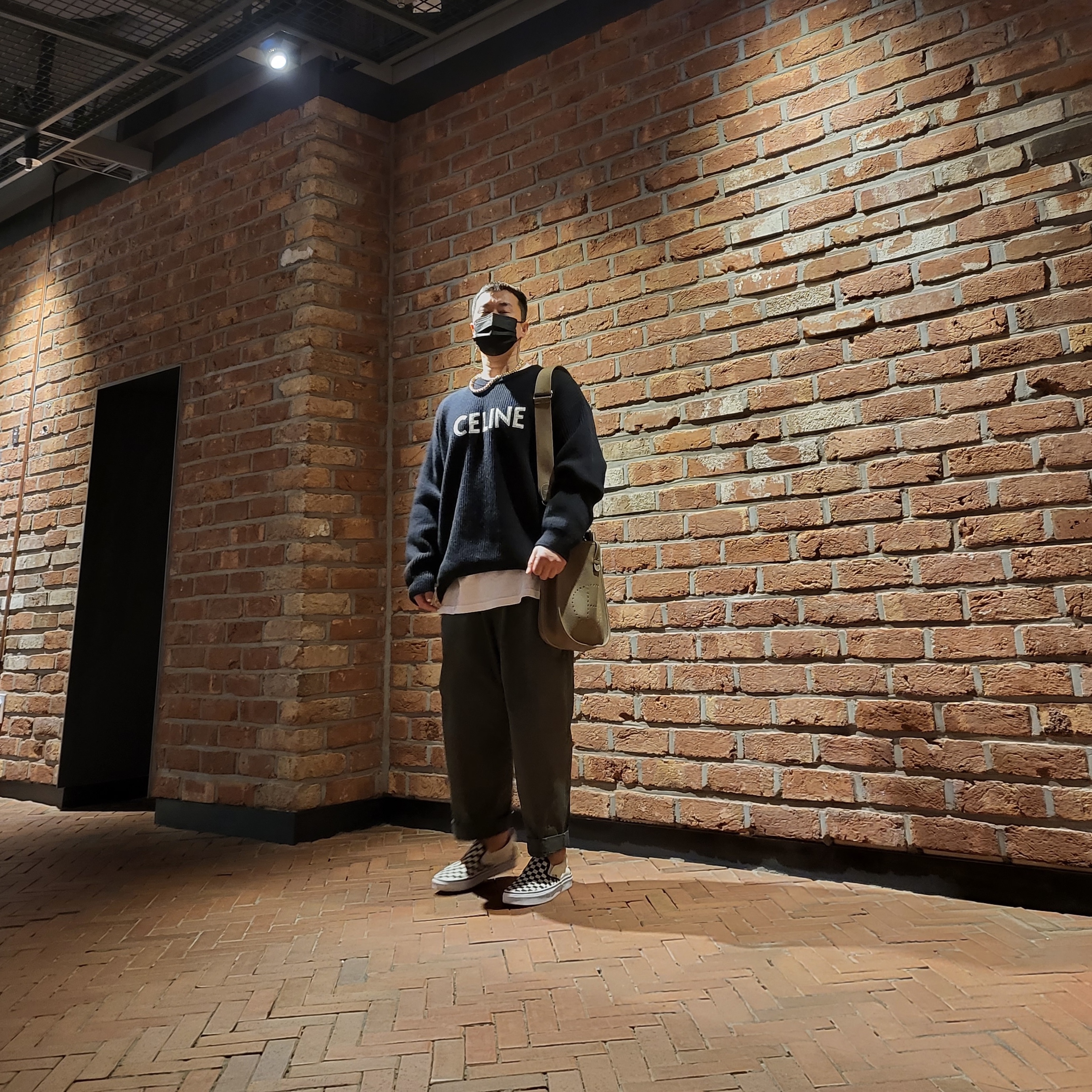 Vans Slip-On Checkerboard, Hermes Evelyne III 29 Bag Clemence & Palladium Etoupe 착용 스타일 - 3