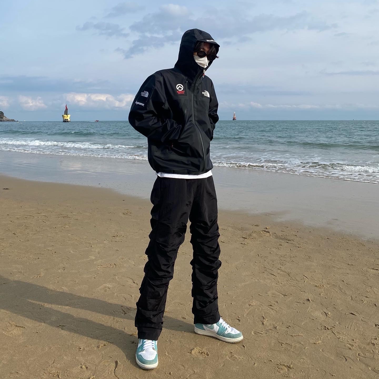 Supreme x The North Face Summit Series Outer Tape Seam Jacket Black - 21SS, Jordan 1 Retro High OG Turbo Green 착용 스타일