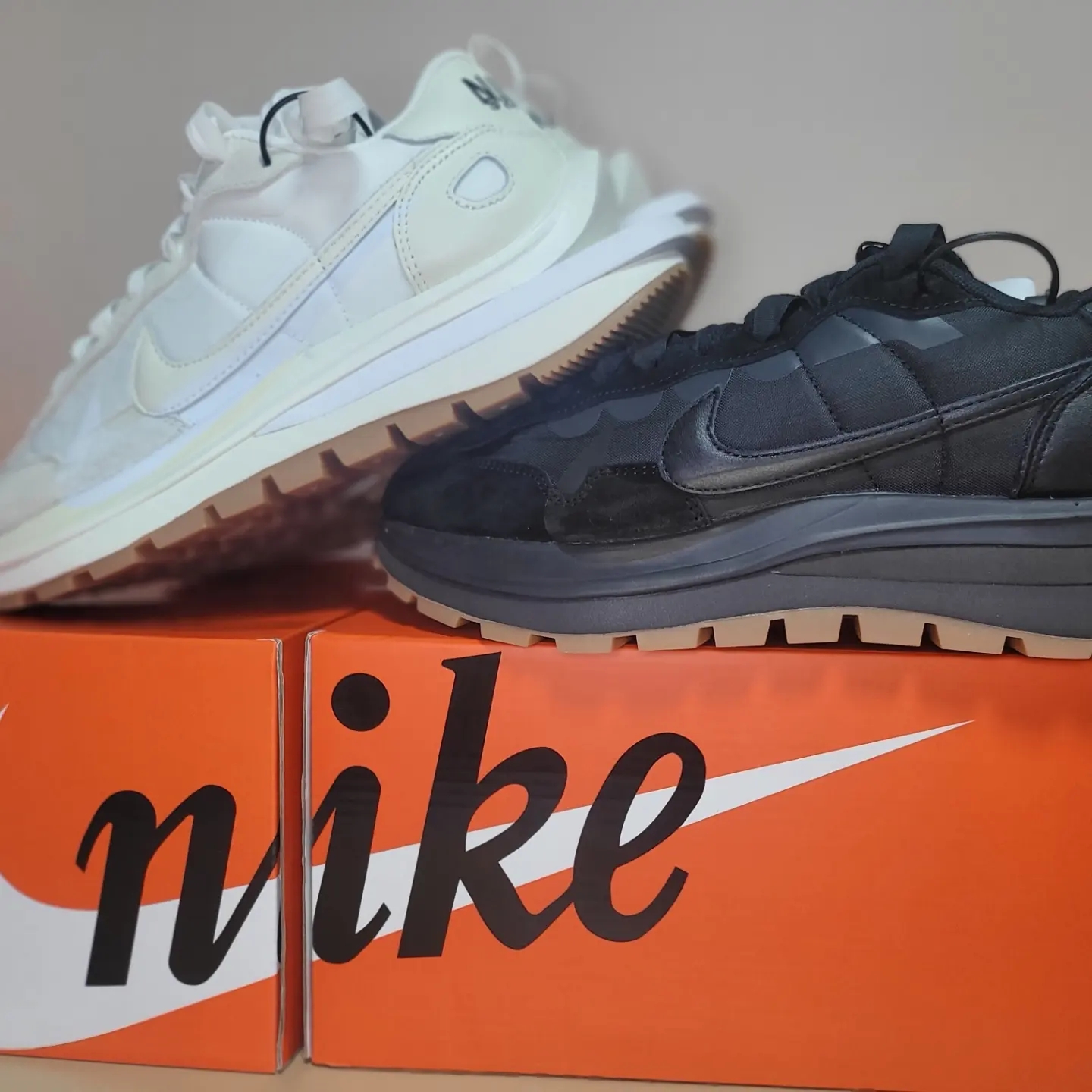 Nike x Sacai VaporWaffle White and Gum, Nike x Sacai VaporWaffle Black and Gum 착용 스타일 - 2