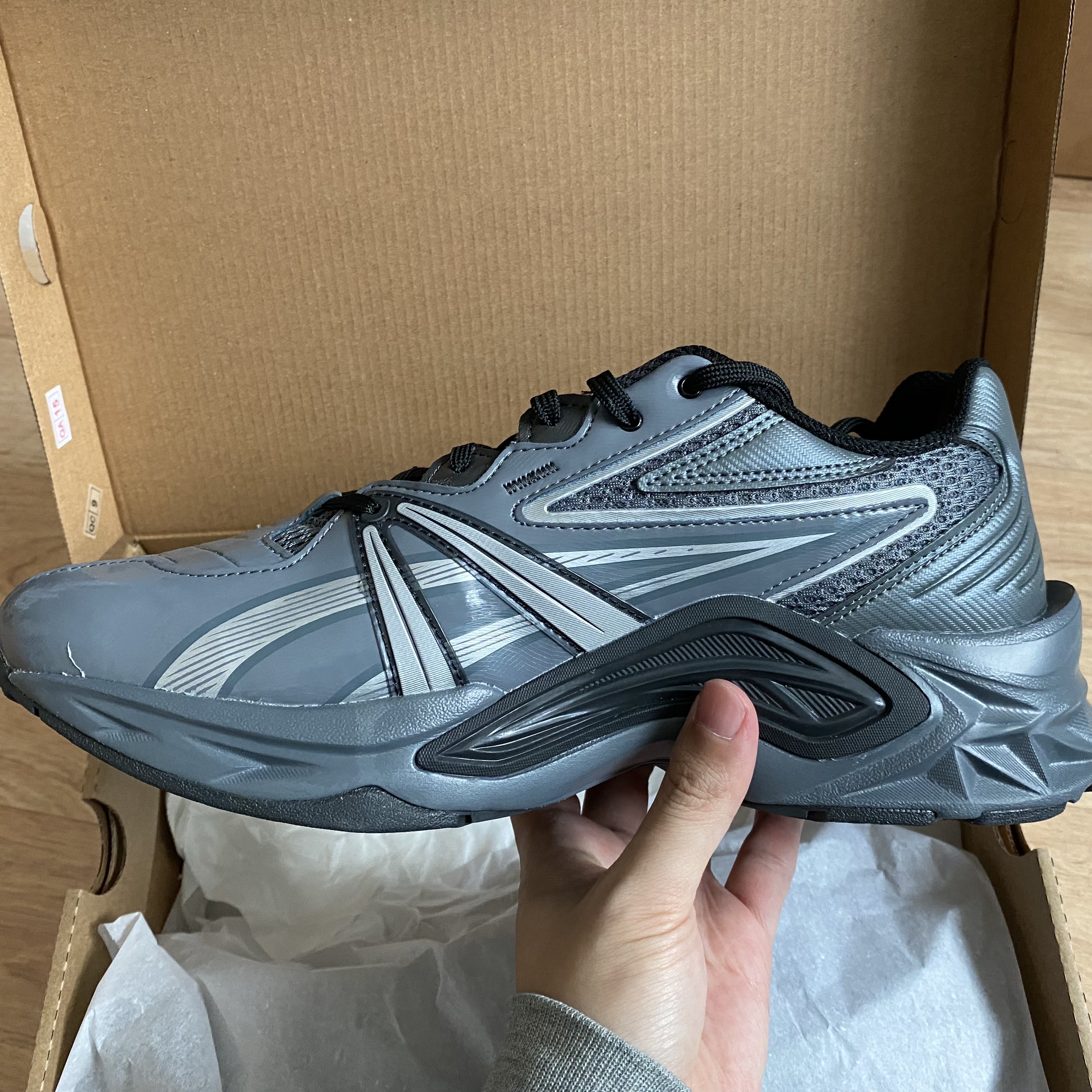 Asics HN2-S Protoblast Steel Grey 착용 스타일 - 2