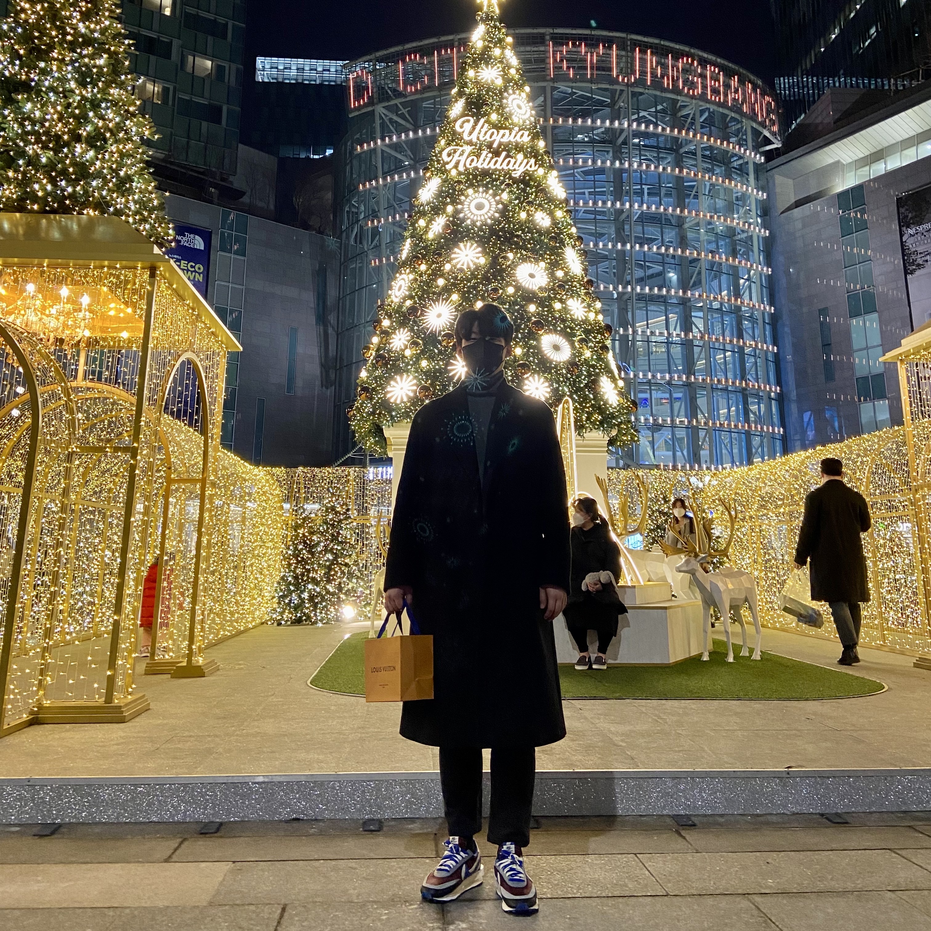 Nike x Sacai x Undercover LDWaffle Night Maroon Team Royal 착용 스타일