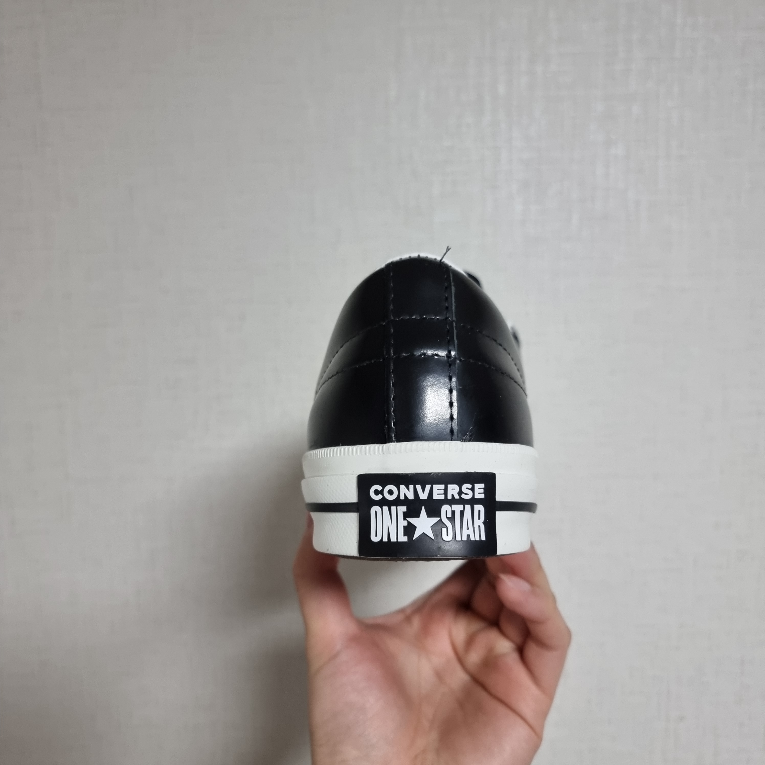 Converse One Star Ox HanByeol Black 착용 스타일 - 3