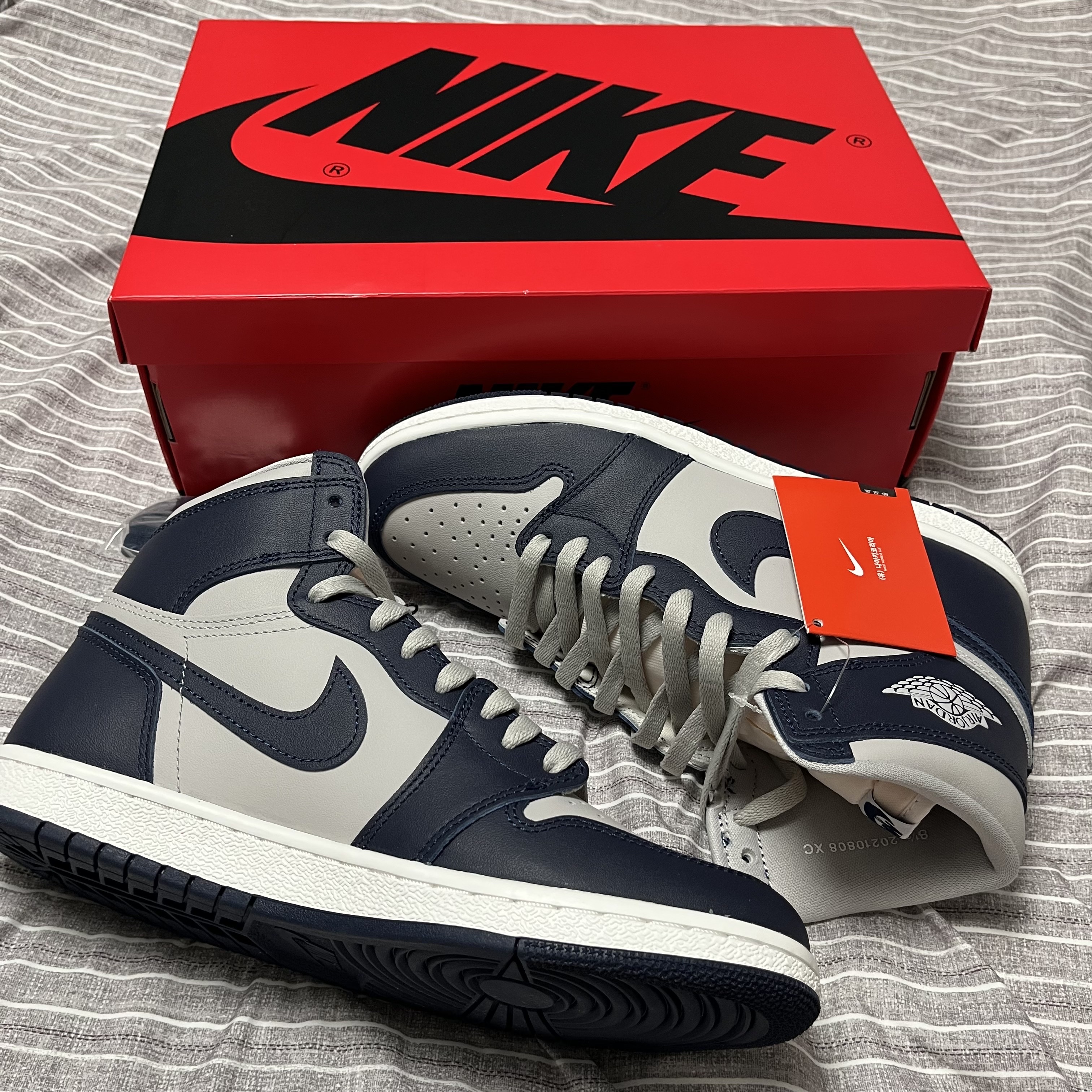 Jordan 1 High 85 College Navy 착용 스타일 - 1