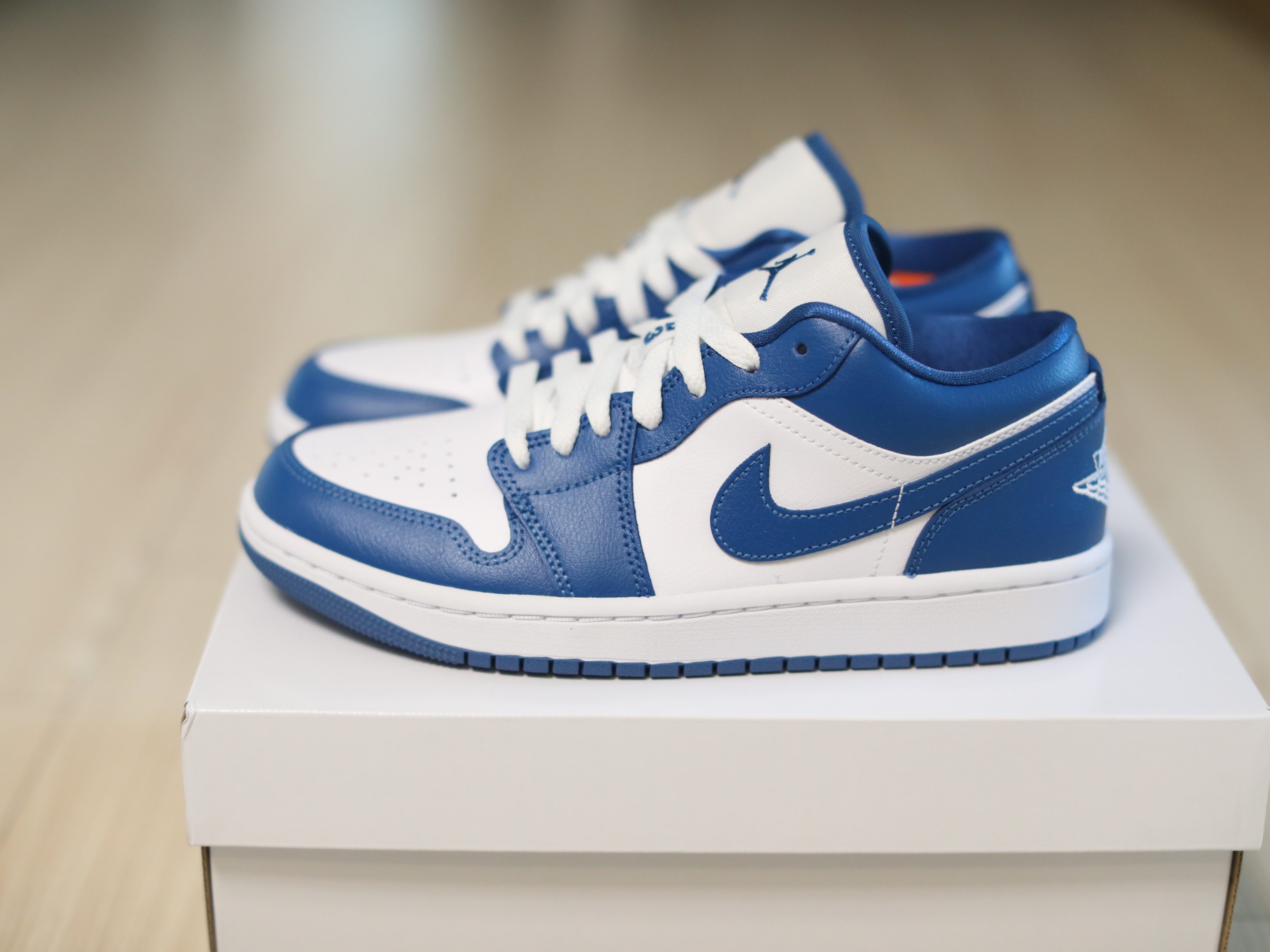 (W) Jordan 1 Low White Dark Marina Blue 착용 스타일 - 3