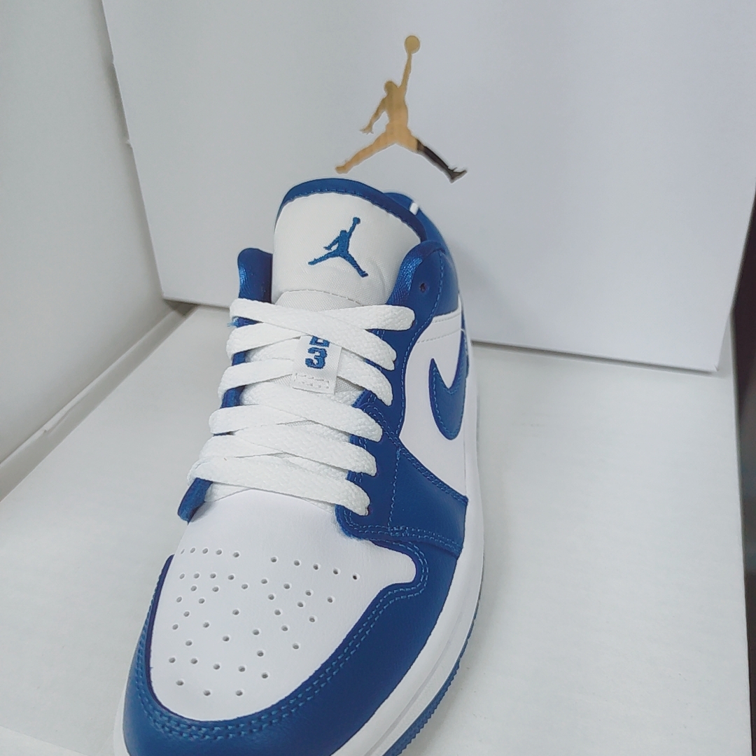 (W) Jordan 1 Low White Dark Marina Blue 착용 스타일 - 1