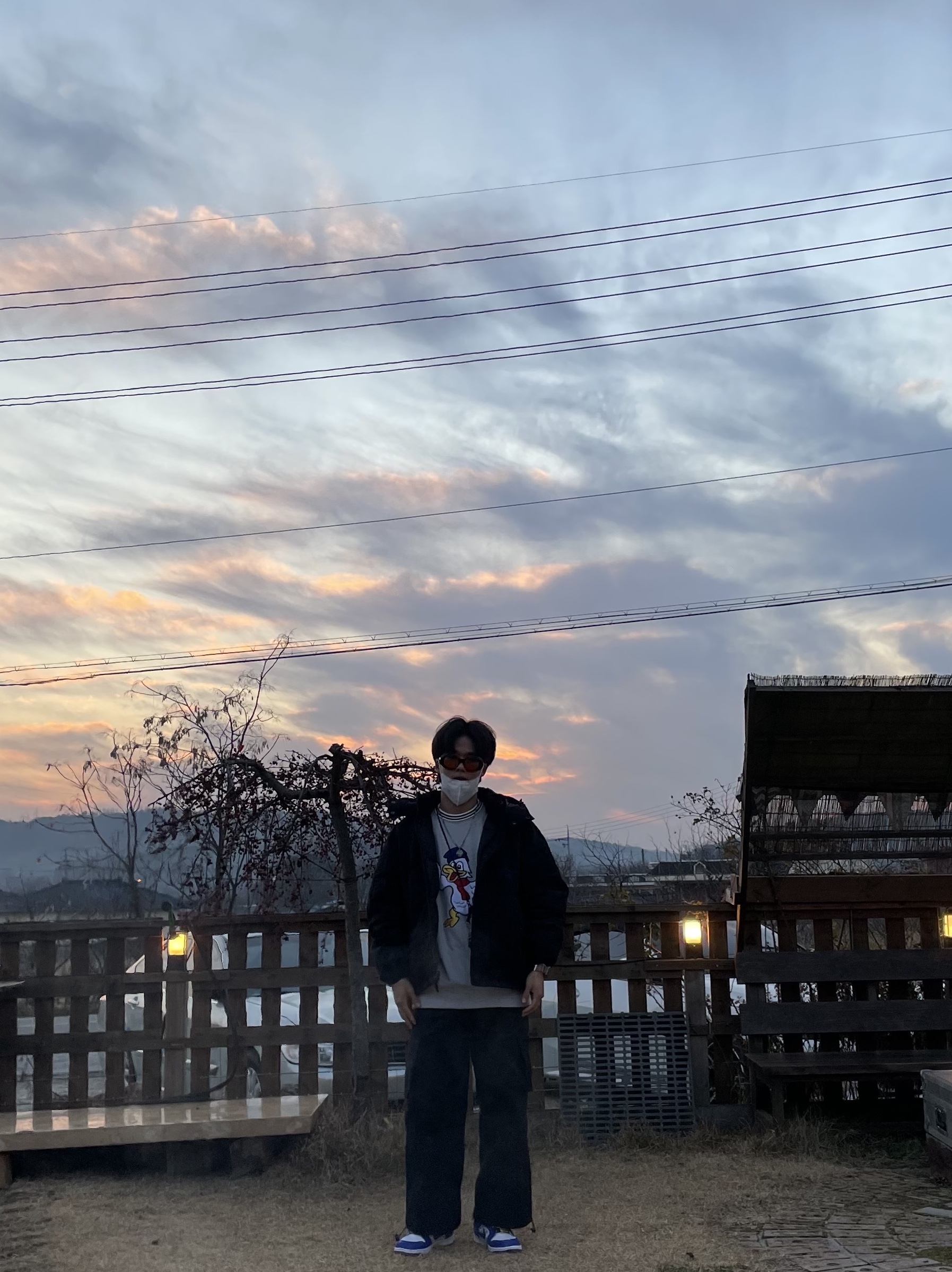 Supreme x Comme des Garcons Junya Watanabe Man Patchwork Puffy Jacket Black - 21FW, Palace Chilly Duck Out Drop Shoulder Crew Grey Marl - 20FW 착용 스타일