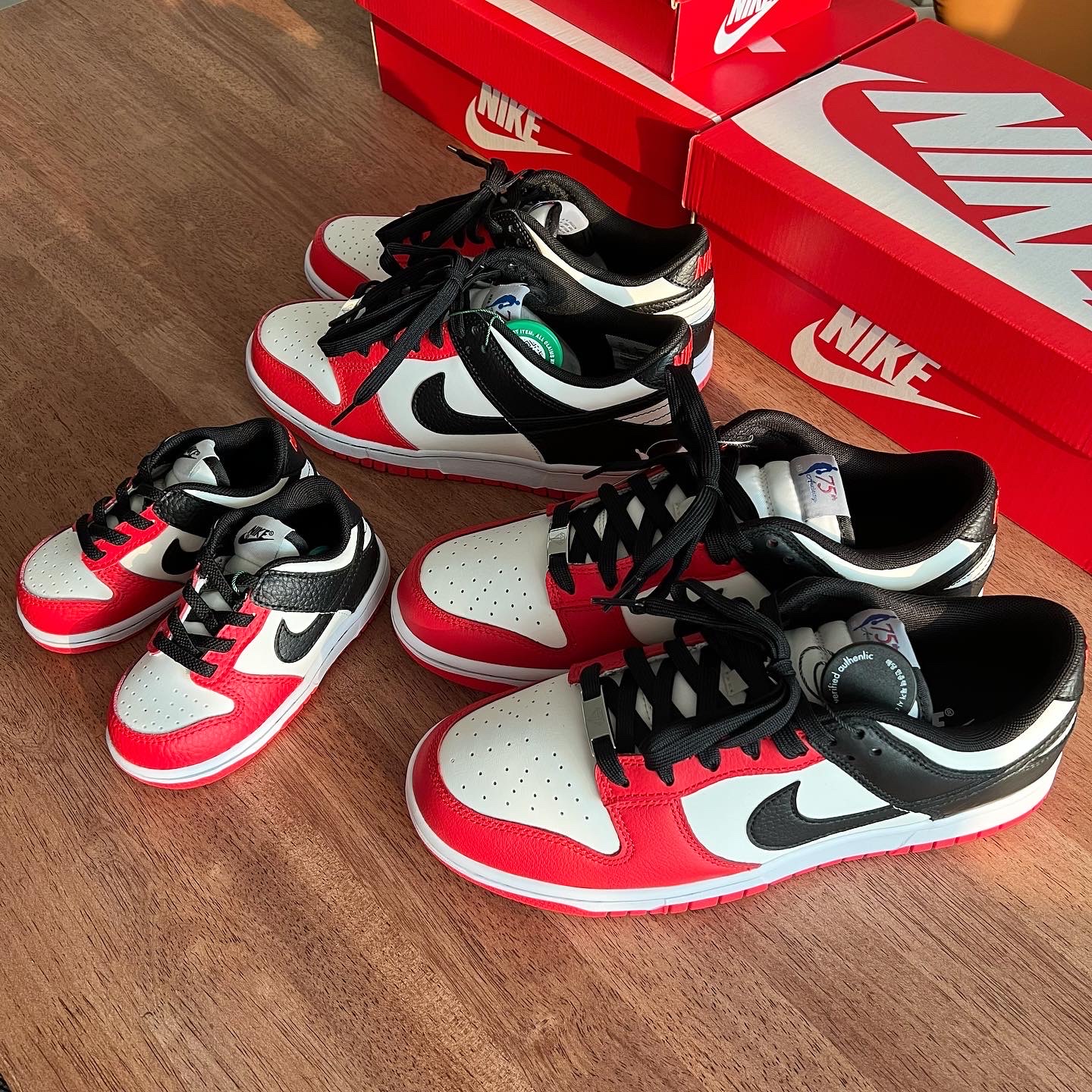 Nike x NBA Dunk Low Retro EMB Black and Chile Red, (GS) Nike x NBA Dunk Low Black and Chile Red 착용 스타일