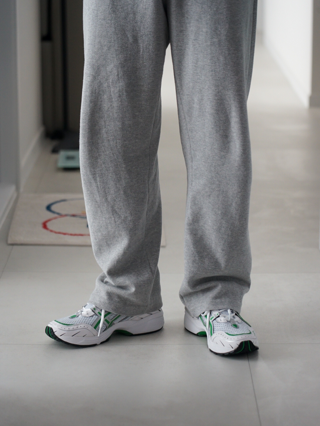 Asics Gel-1090 White Green 착용 스타일 - 1