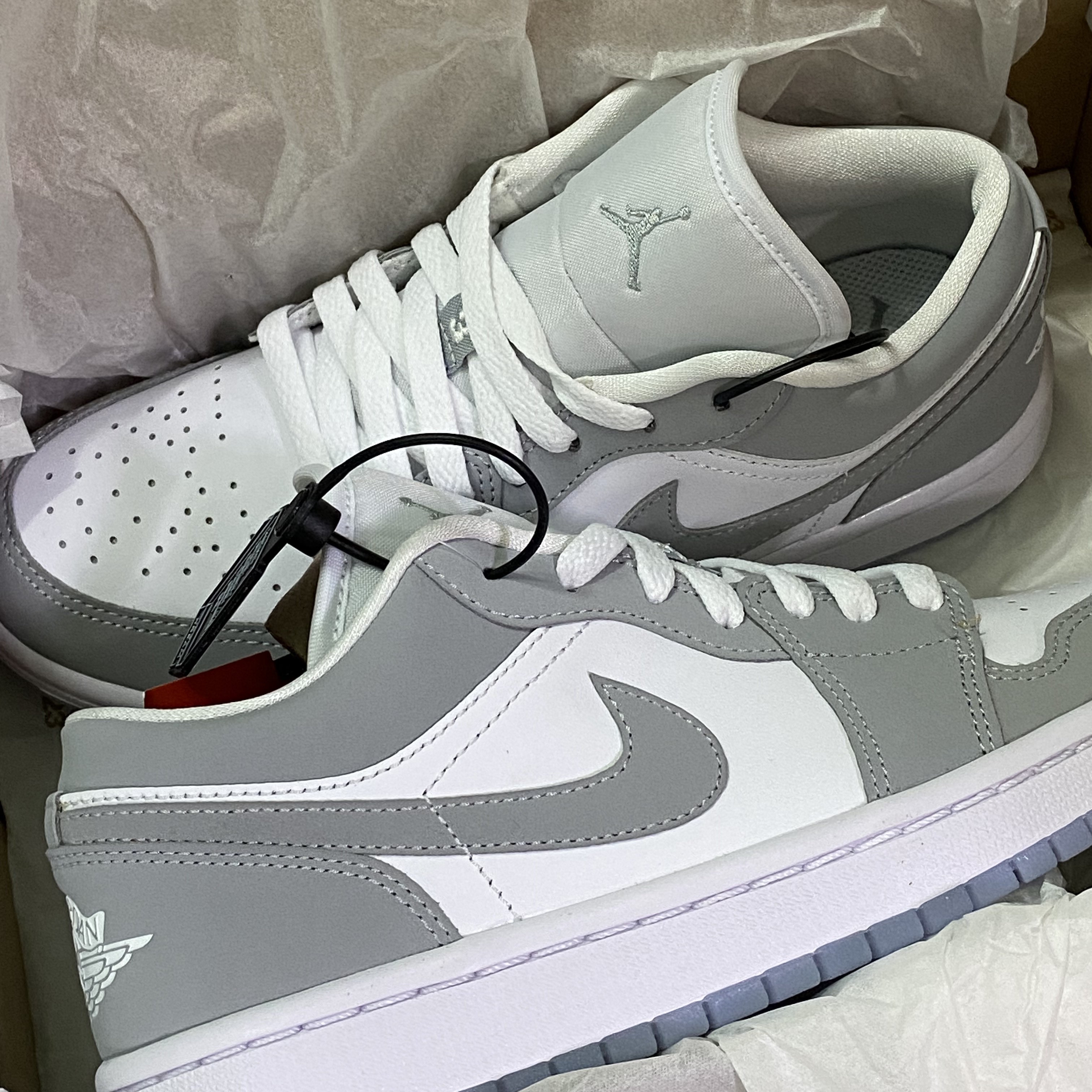 (W) Jordan 1 Low White Wolf Grey 착용 스타일
