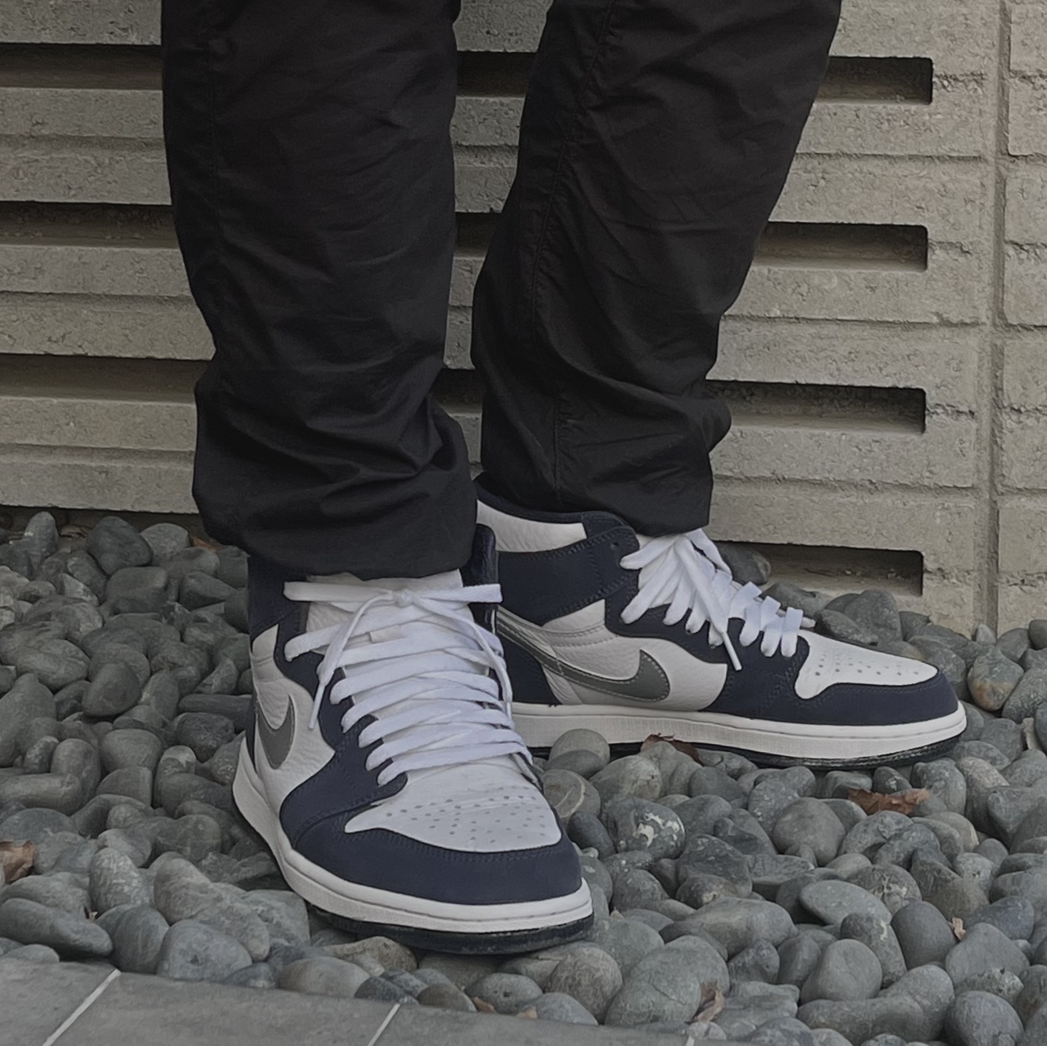 Jordan 1 Retro High OG CO.JP Midnight Navy 착용 스타일 - 2