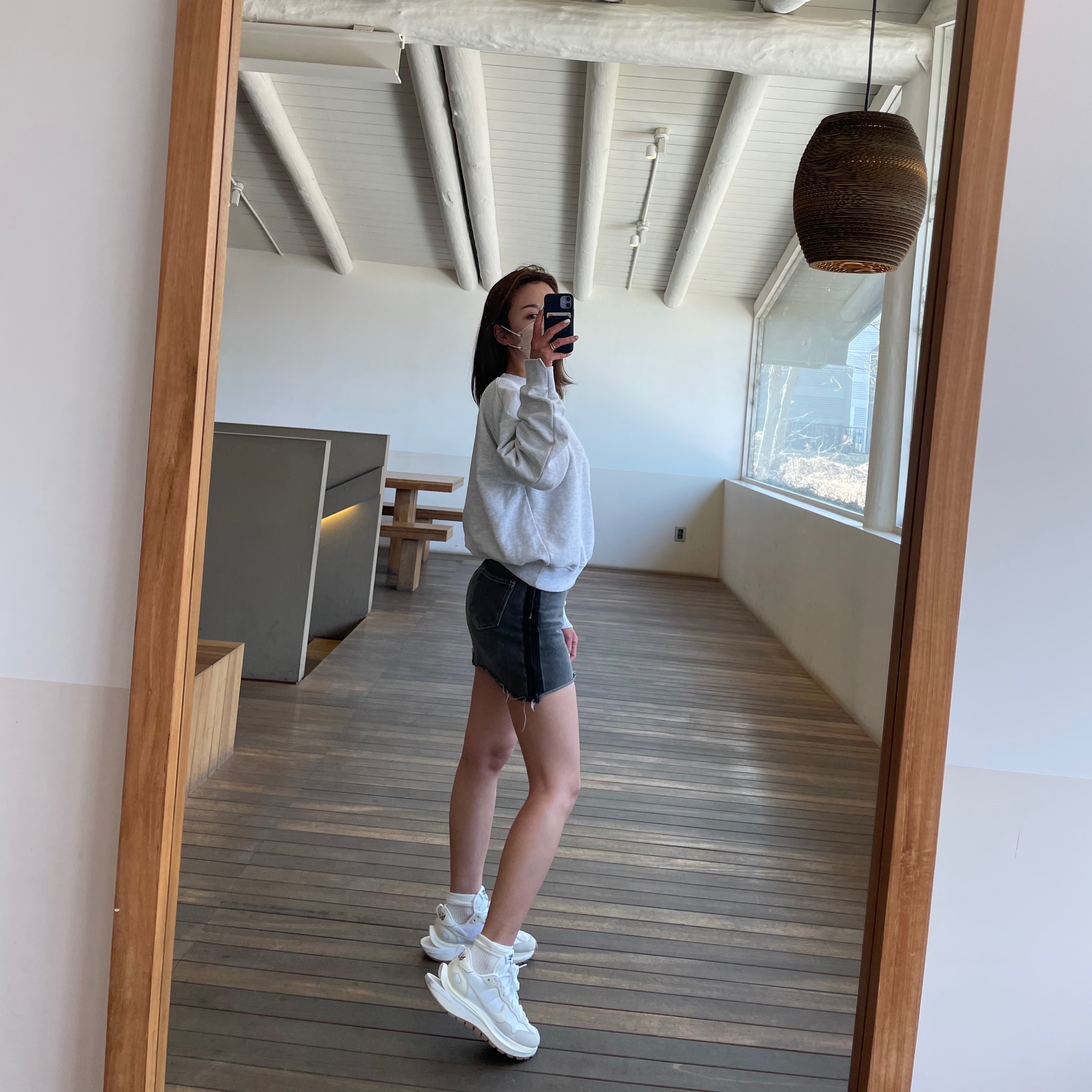 Nike x Sacai VaporWaffle White and Gum 착용 스타일 - 2