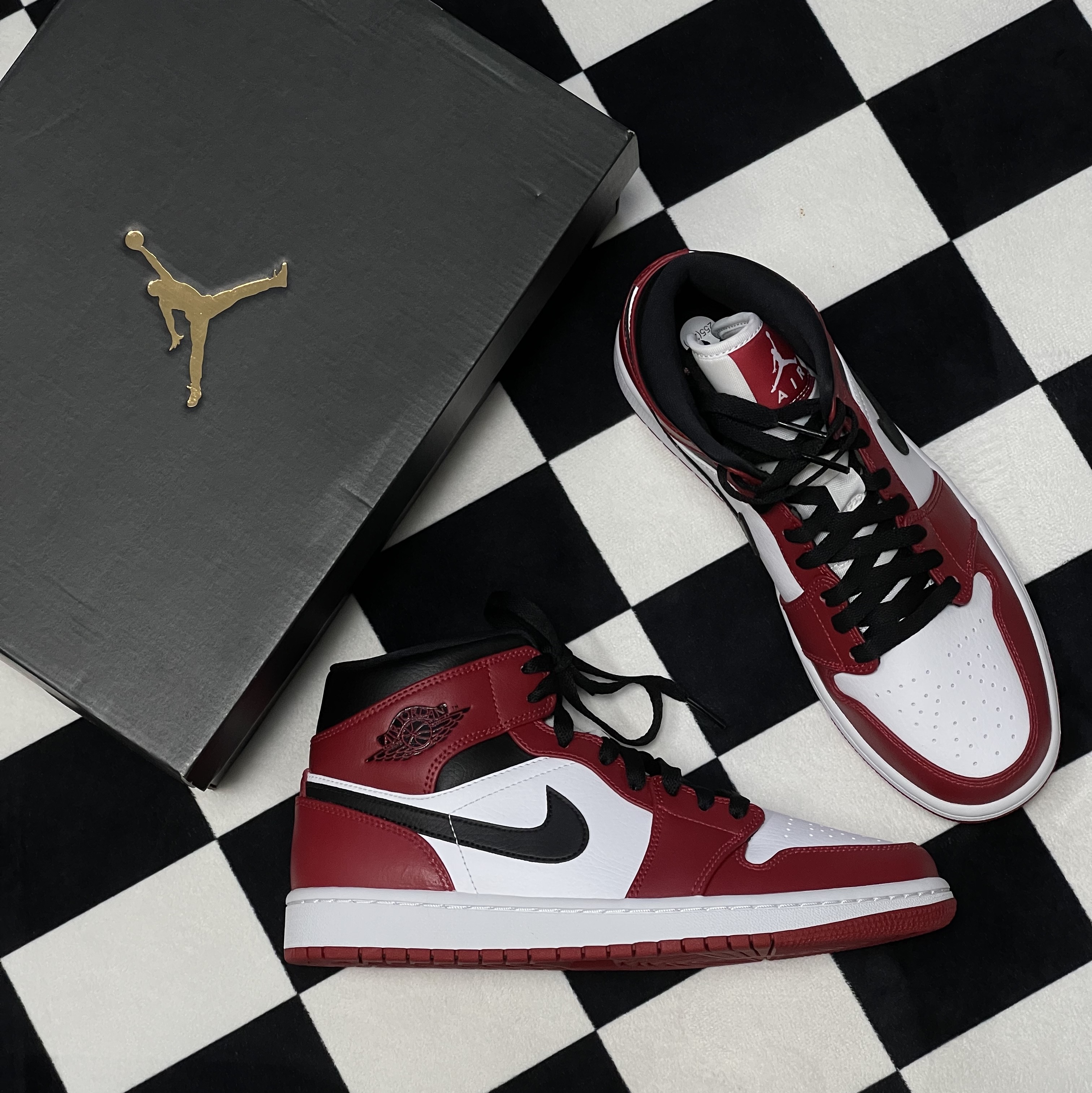 Jordan 1 Mid Chicago 2020 착용 스타일