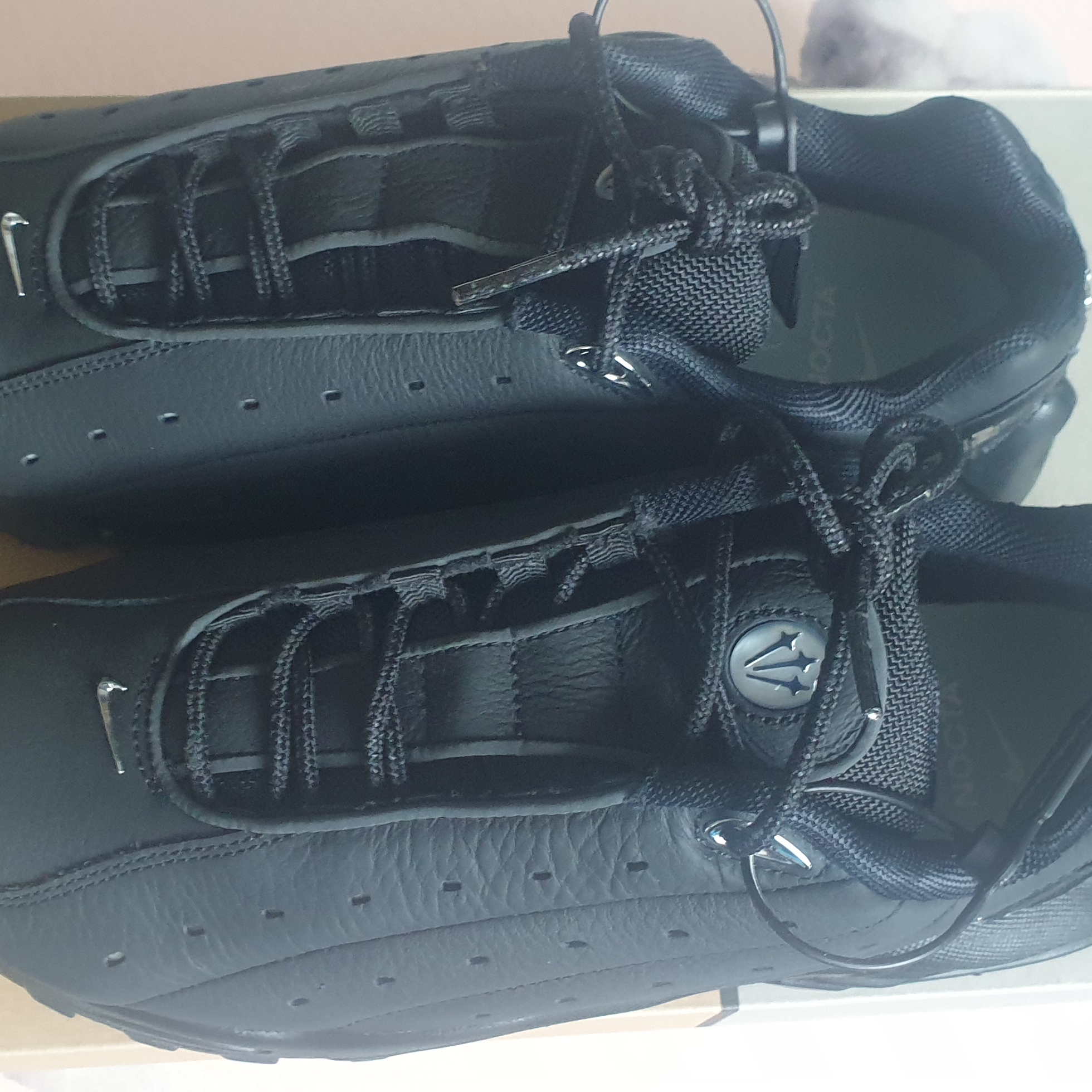 Nike x Drake Nocta Hot Step Air Terra Triple Black 착용 스타일 - 2