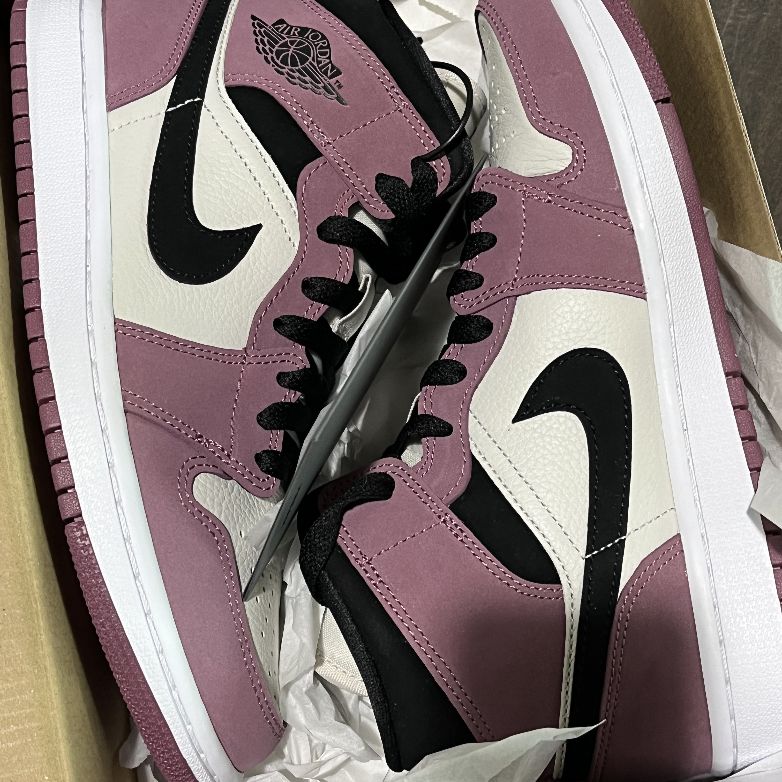 (W) Jordan 1 Mid SE Light Mulberry 착용 스타일