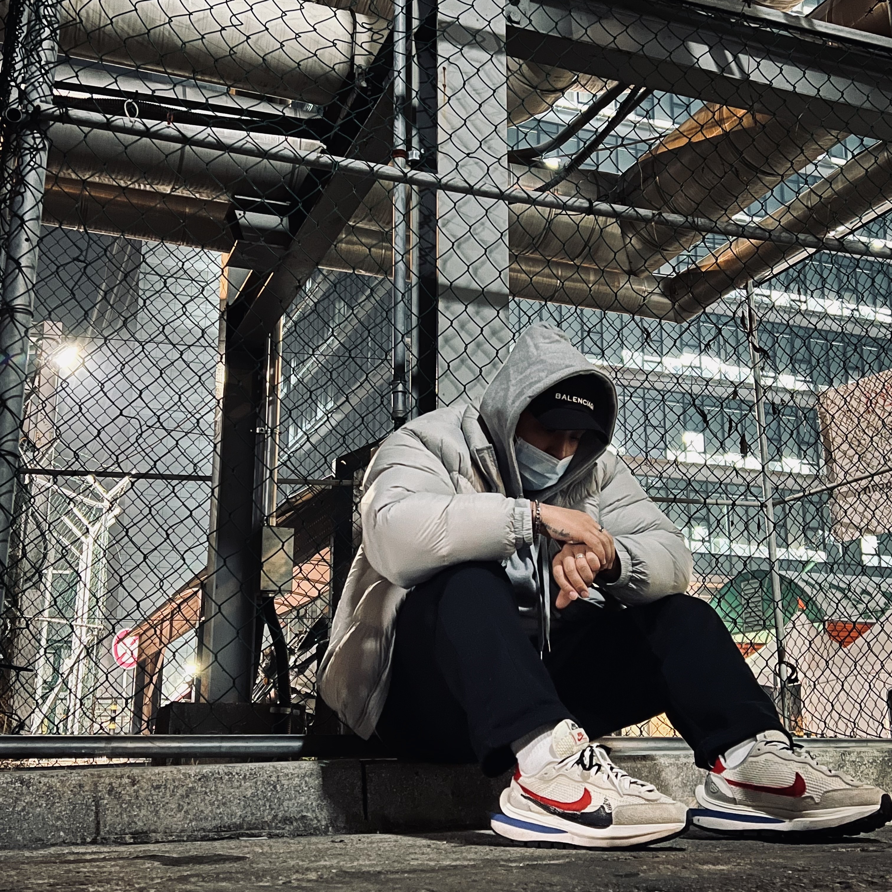 Nike x Sacai VaporWaffle Royal Fuchsia 착용 스타일