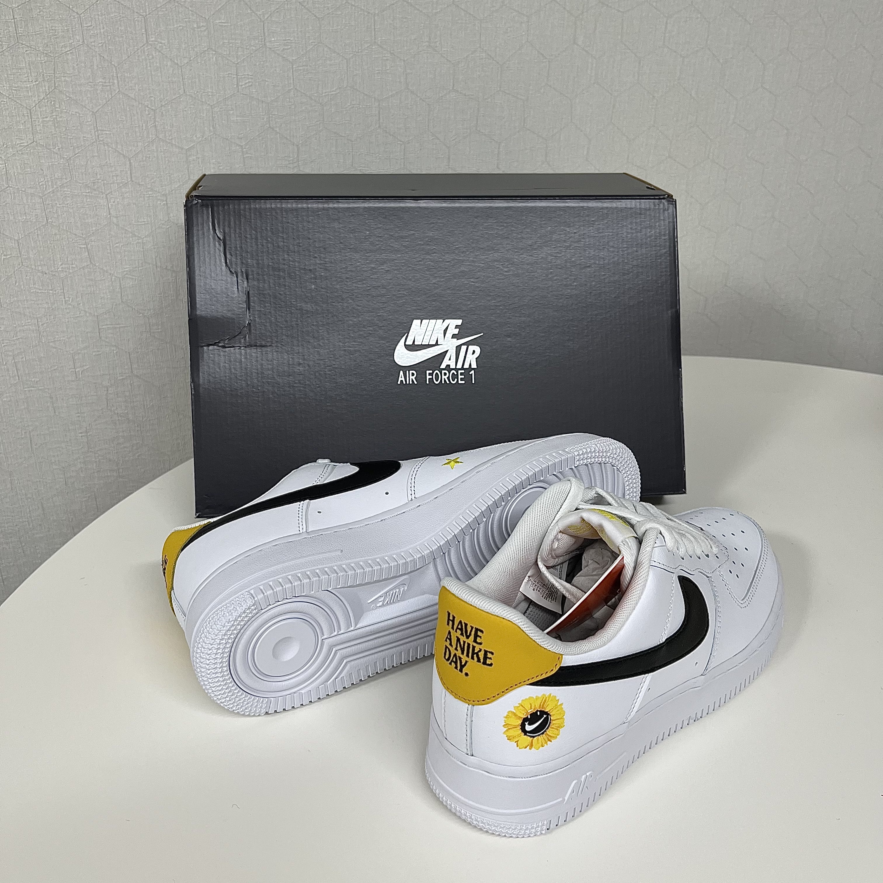 Nike Air Force 1 '07 LV8 2 Have a Nike Day 착용 스타일 - 1