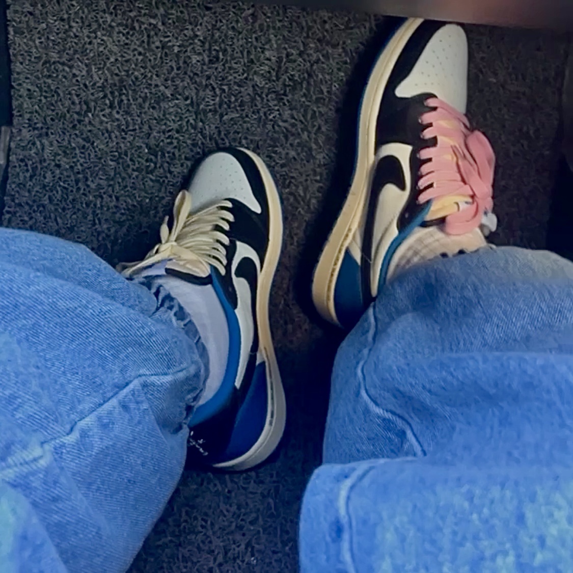 Jordan 1 x Travis Scott x Fragment Retro Low OG SP Military Blue 착용 스타일