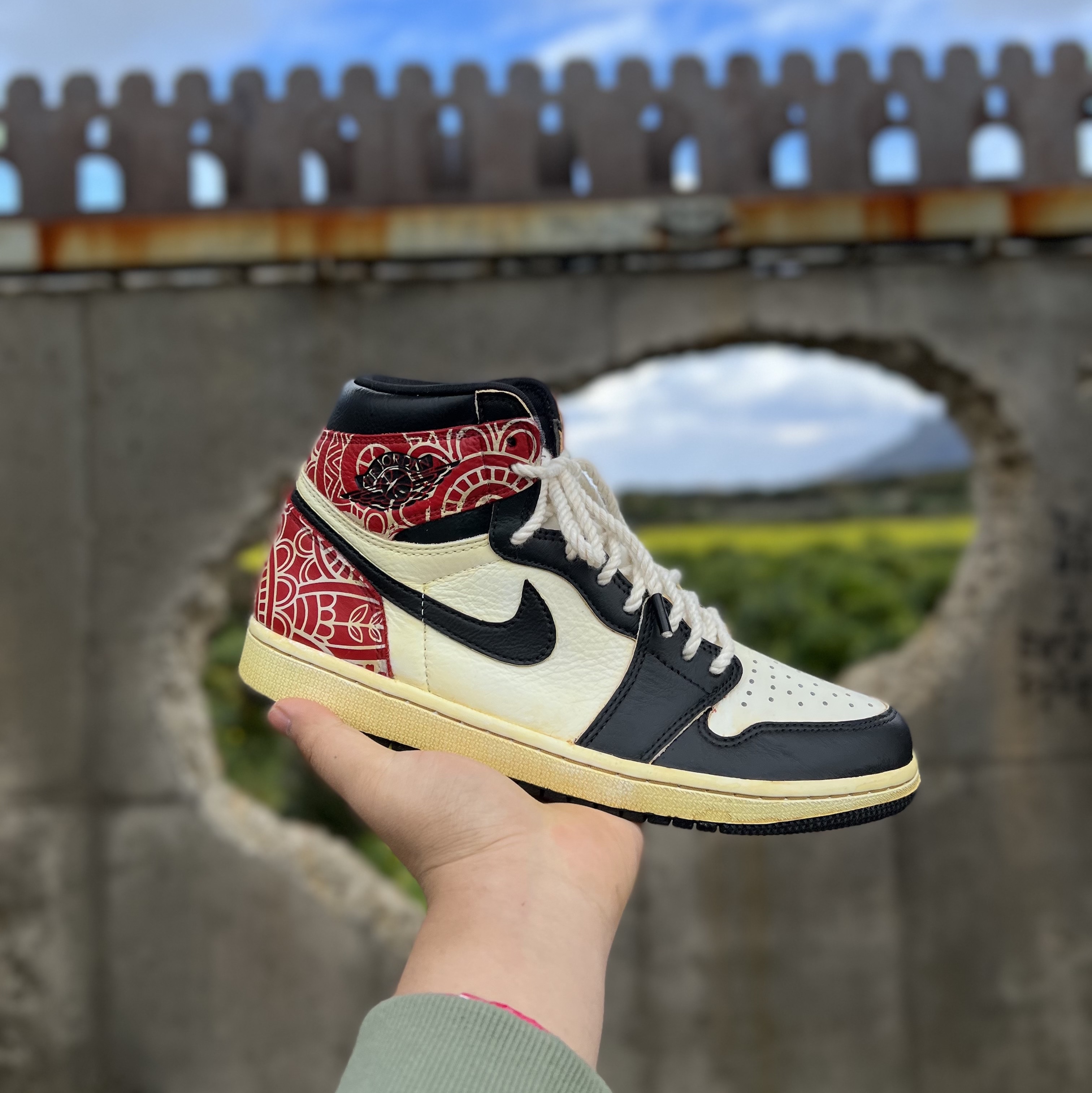 Jordan 1 Retro High OG Light Fusion Red 착용 스타일