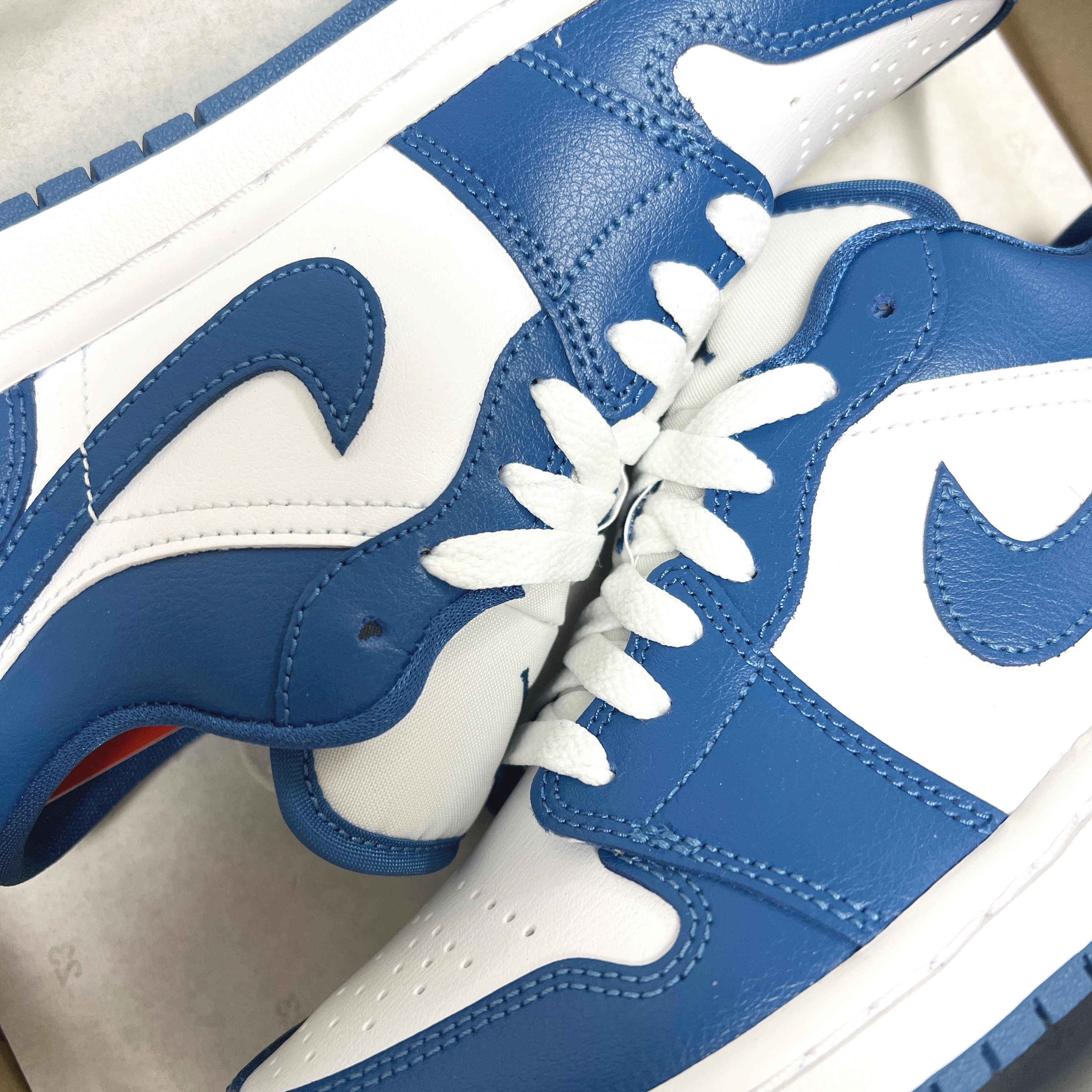 (W) Jordan 1 Low White Dark Marina Blue 착용 스타일