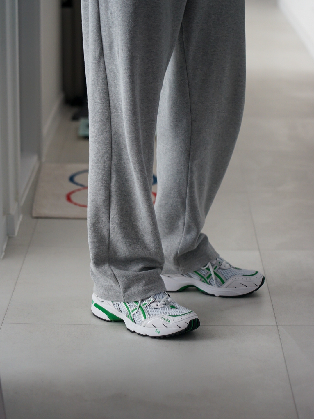 Asics Gel-1090 White Green 착용 스타일 - 2