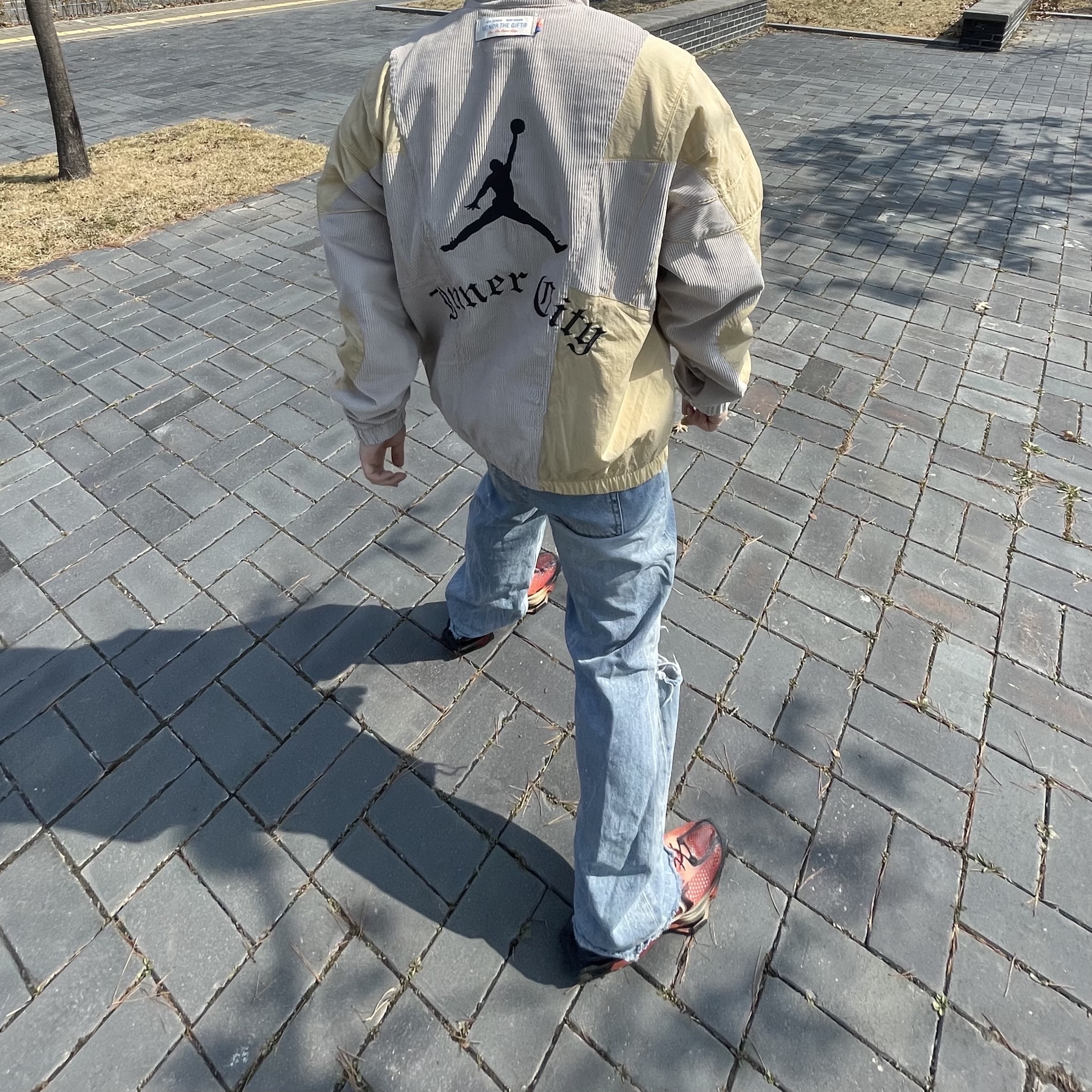 Jordan x Russell Westbrook Honor the Gift Jacket - US/EU, Nike x Matthew M Williams Zoom 004 Rust Factor 착용 스타일 - 3
