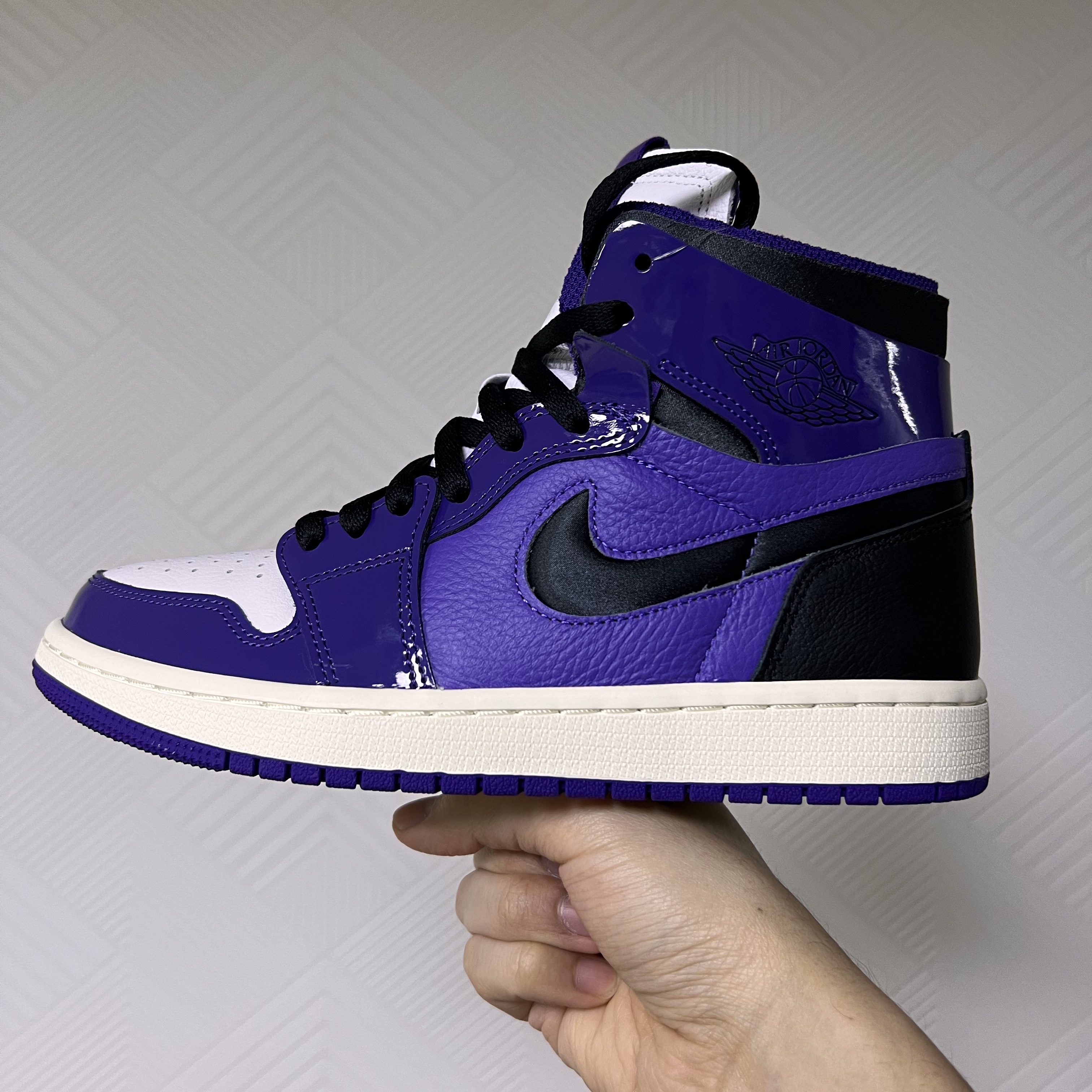 (W) Jordan 1 Zoom Air CMFT Purple Black 착용 스타일 - 1