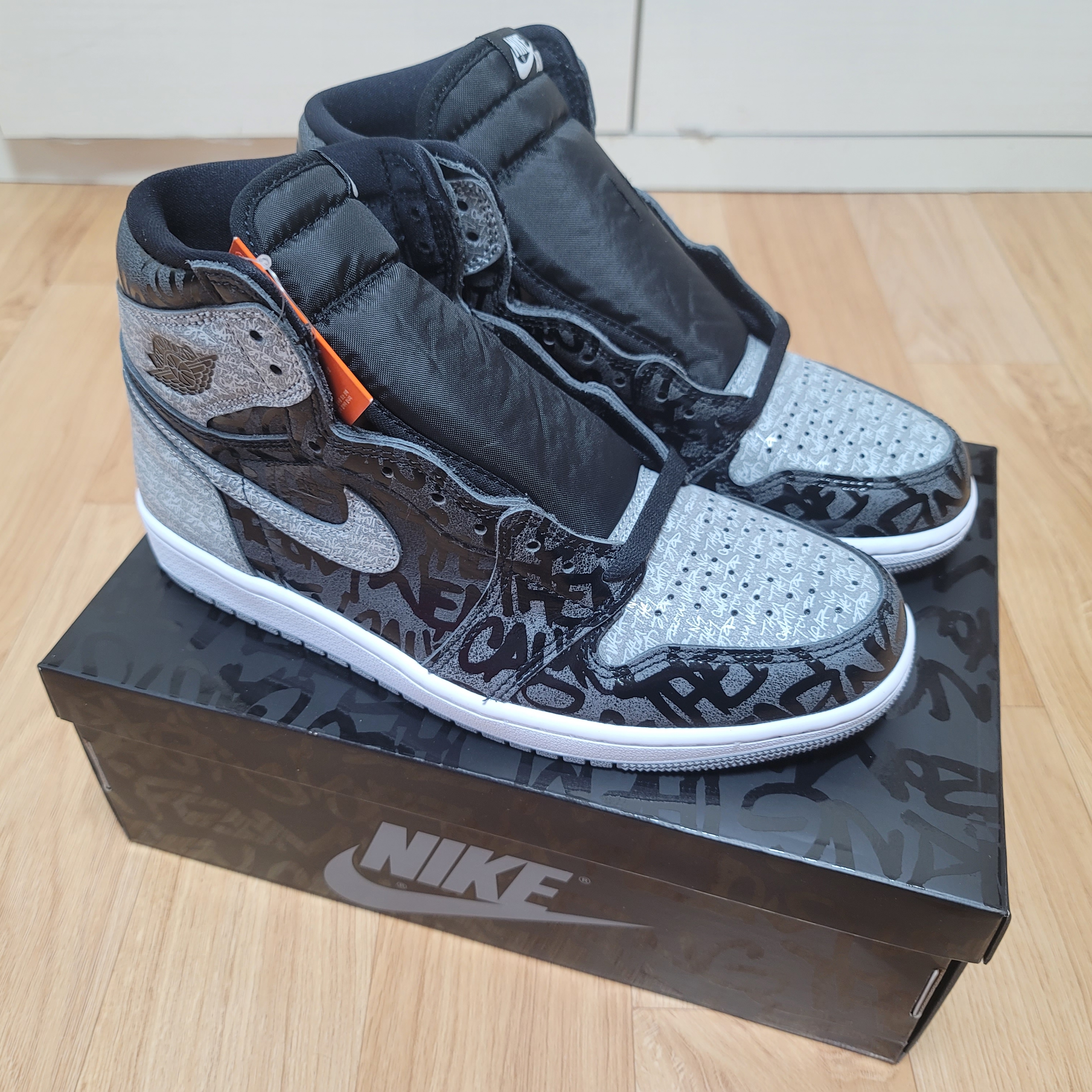 Jordan 1 Retro High OG Rebellionaire 착용 스타일 - 1