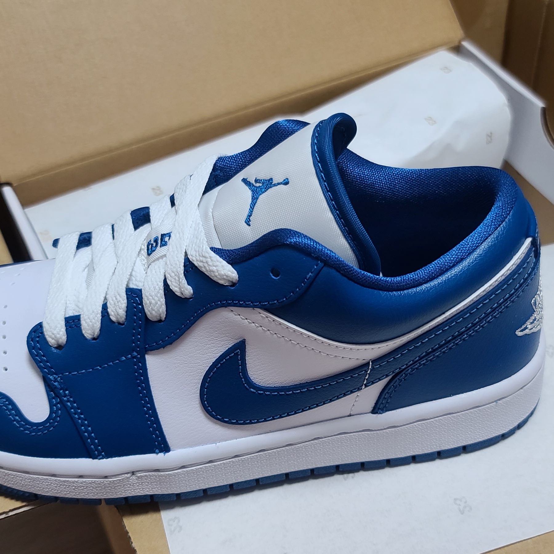 (W) Jordan 1 Low White Dark Marina Blue 착용 스타일