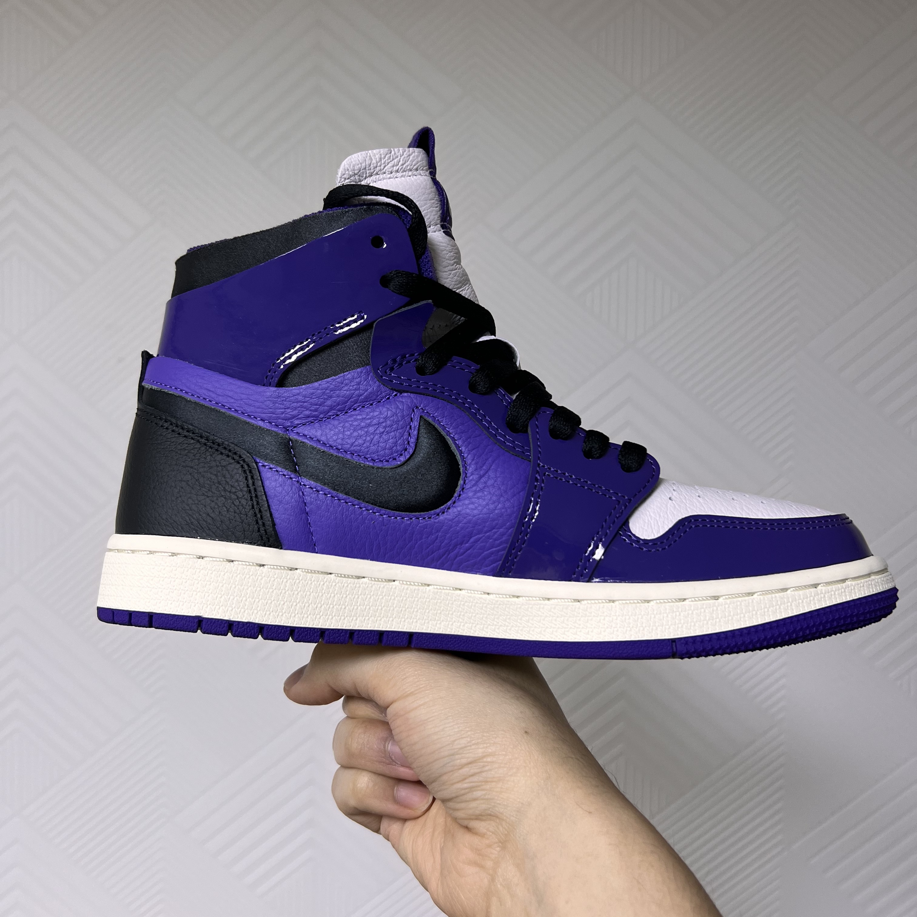 (W) Jordan 1 Zoom Air CMFT Purple Black 착용 스타일 - 2