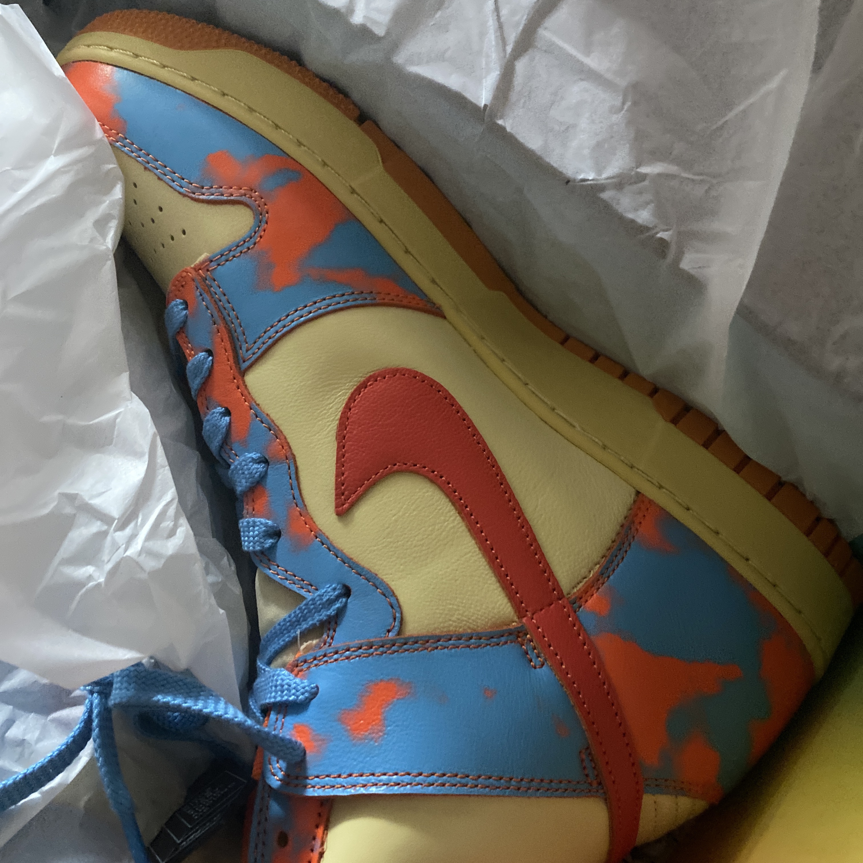 Nike Dunk High 1985 SP Orange Acid Wash 착용 스타일