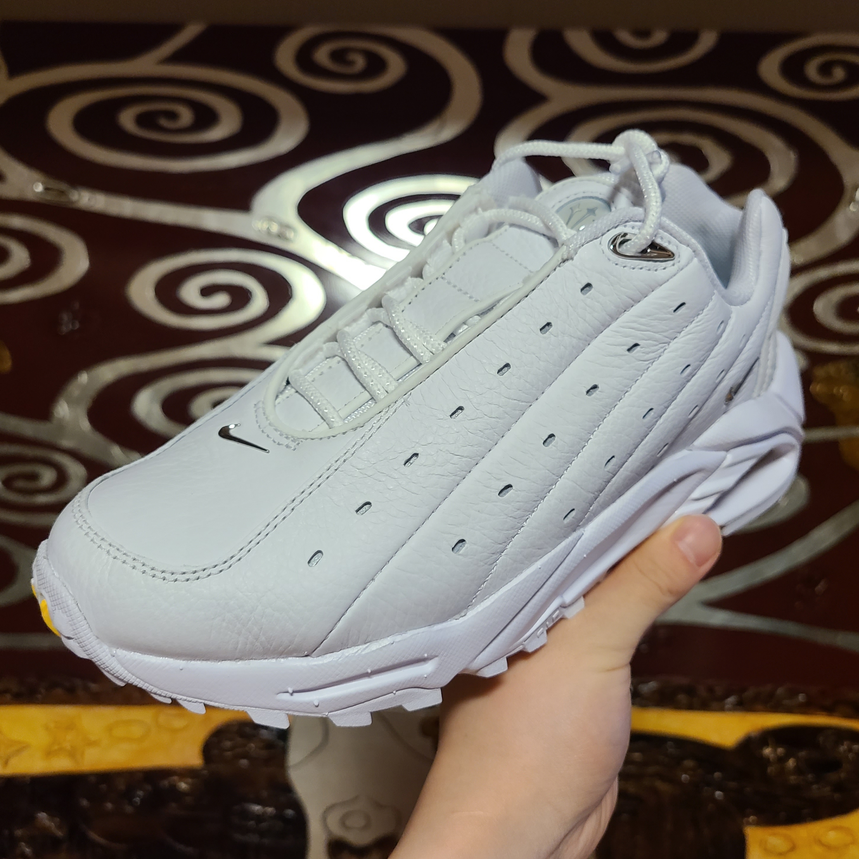 Nike x Drake Nocta Hot Step Air Terra Triple White 착용 스타일 - 2