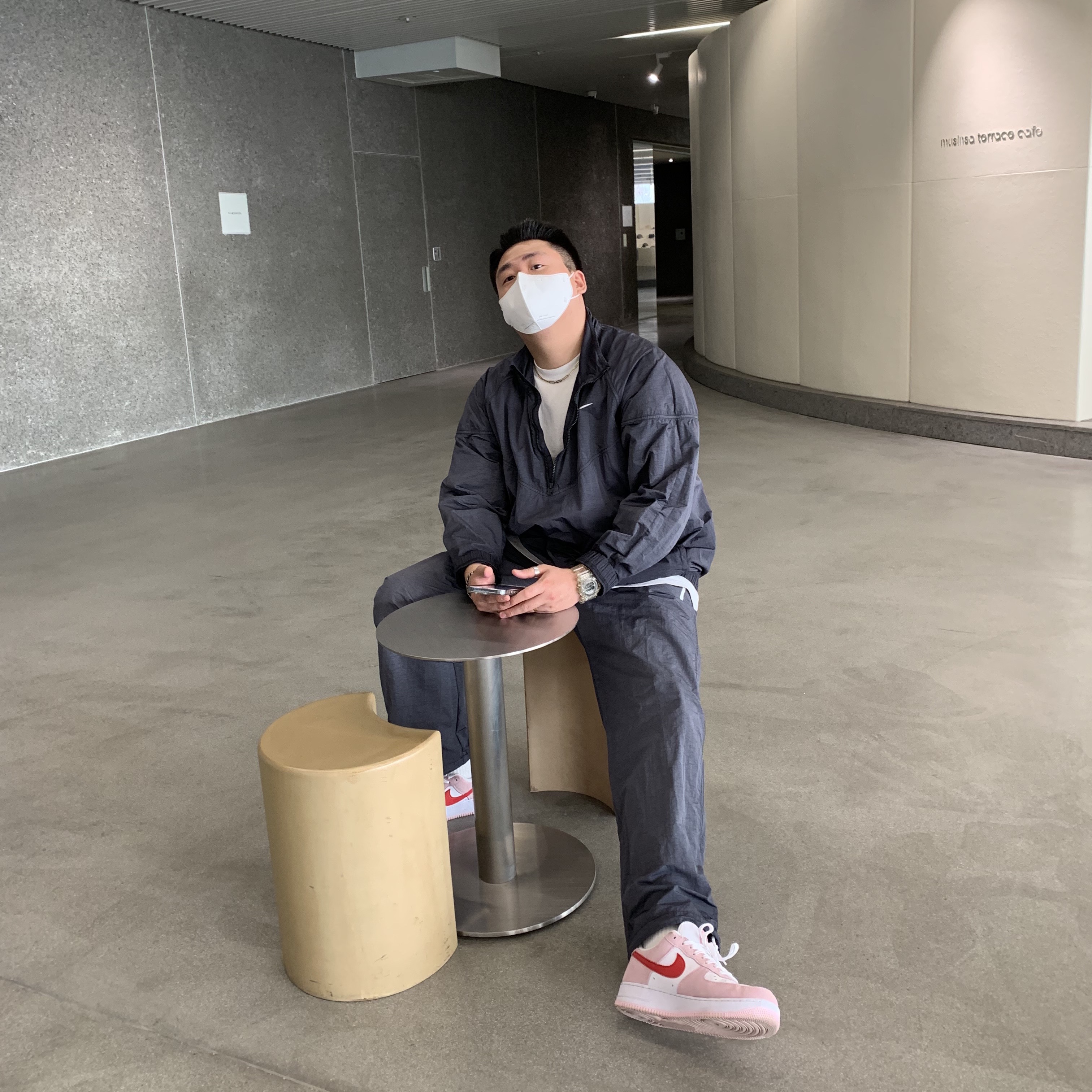 Nike Air Force 1 '07 QS Valentine's Day, Nike x Stussy Windrunner Jacket Off Noir 착용 스타일
