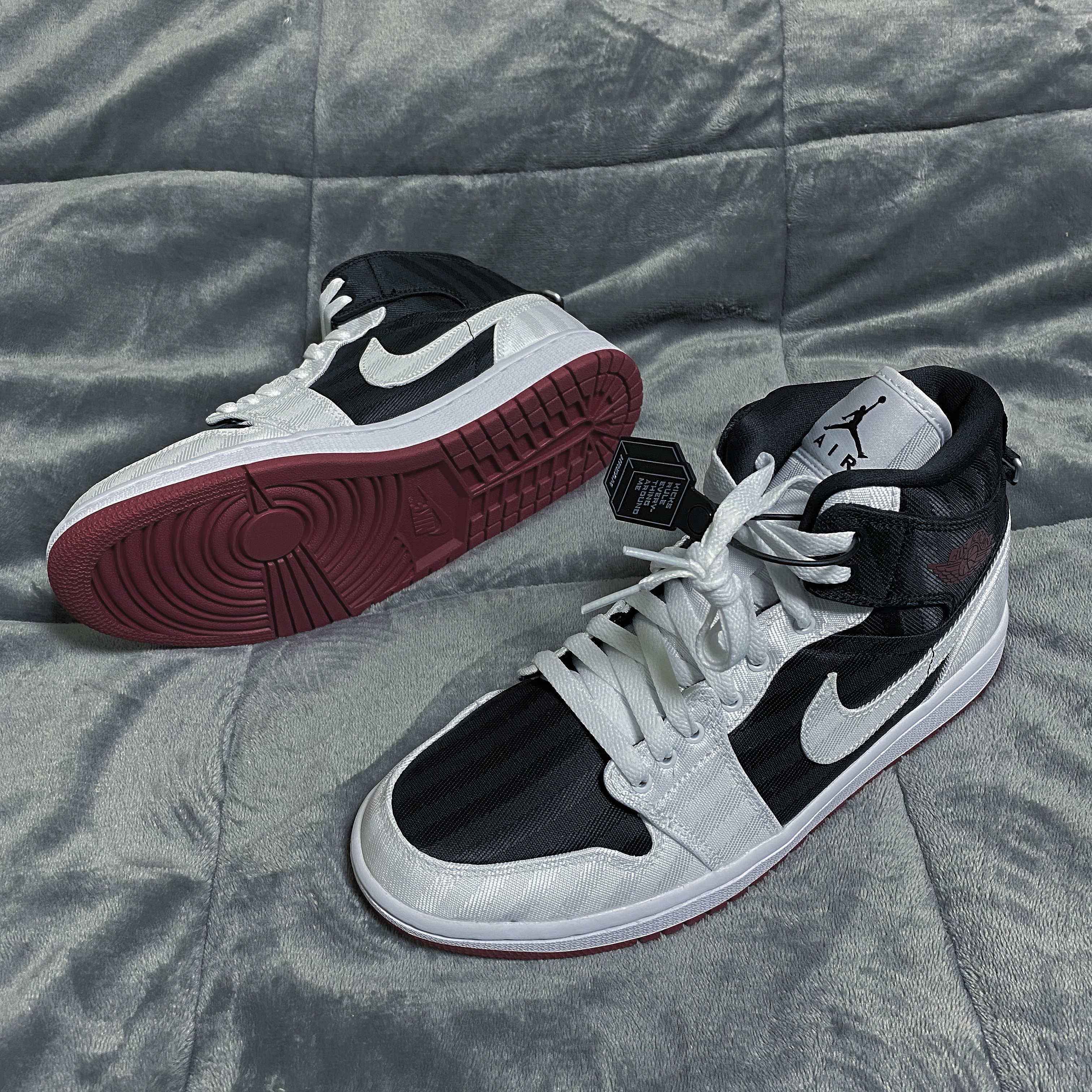 (W) Jordan 1 Mid SE Utility Panda 착용 스타일