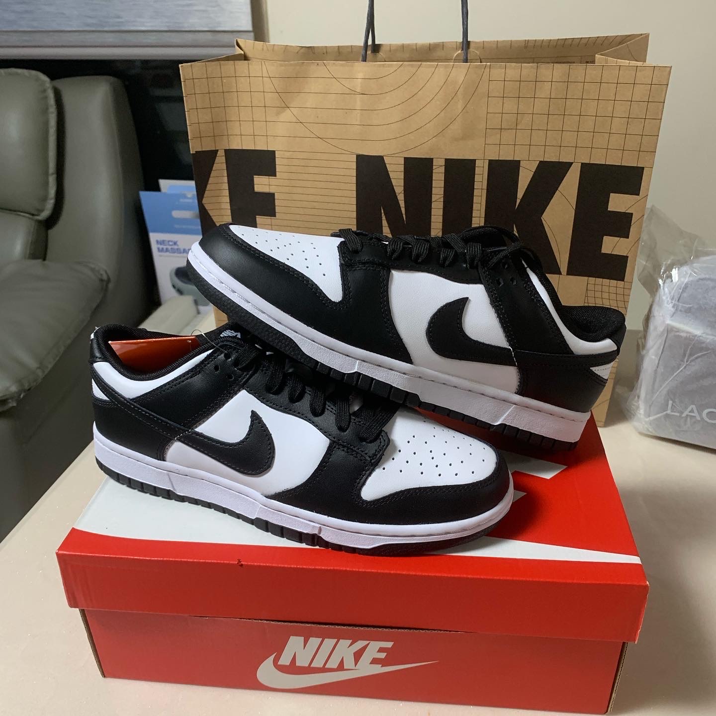 Nike Dunk Low Retro Black 착용 스타일 - 1