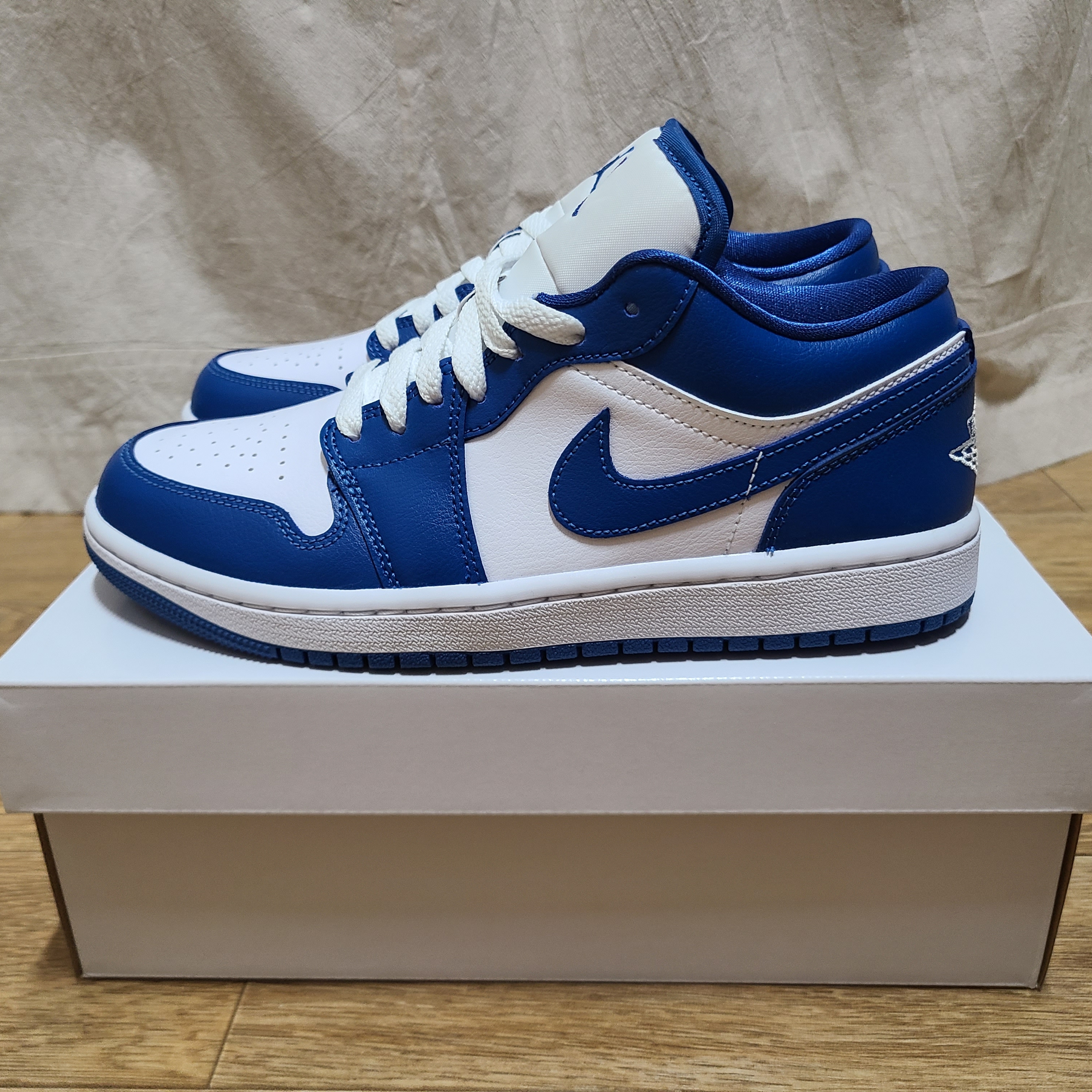 (W) Jordan 1 Low White Dark Marina Blue 착용 스타일