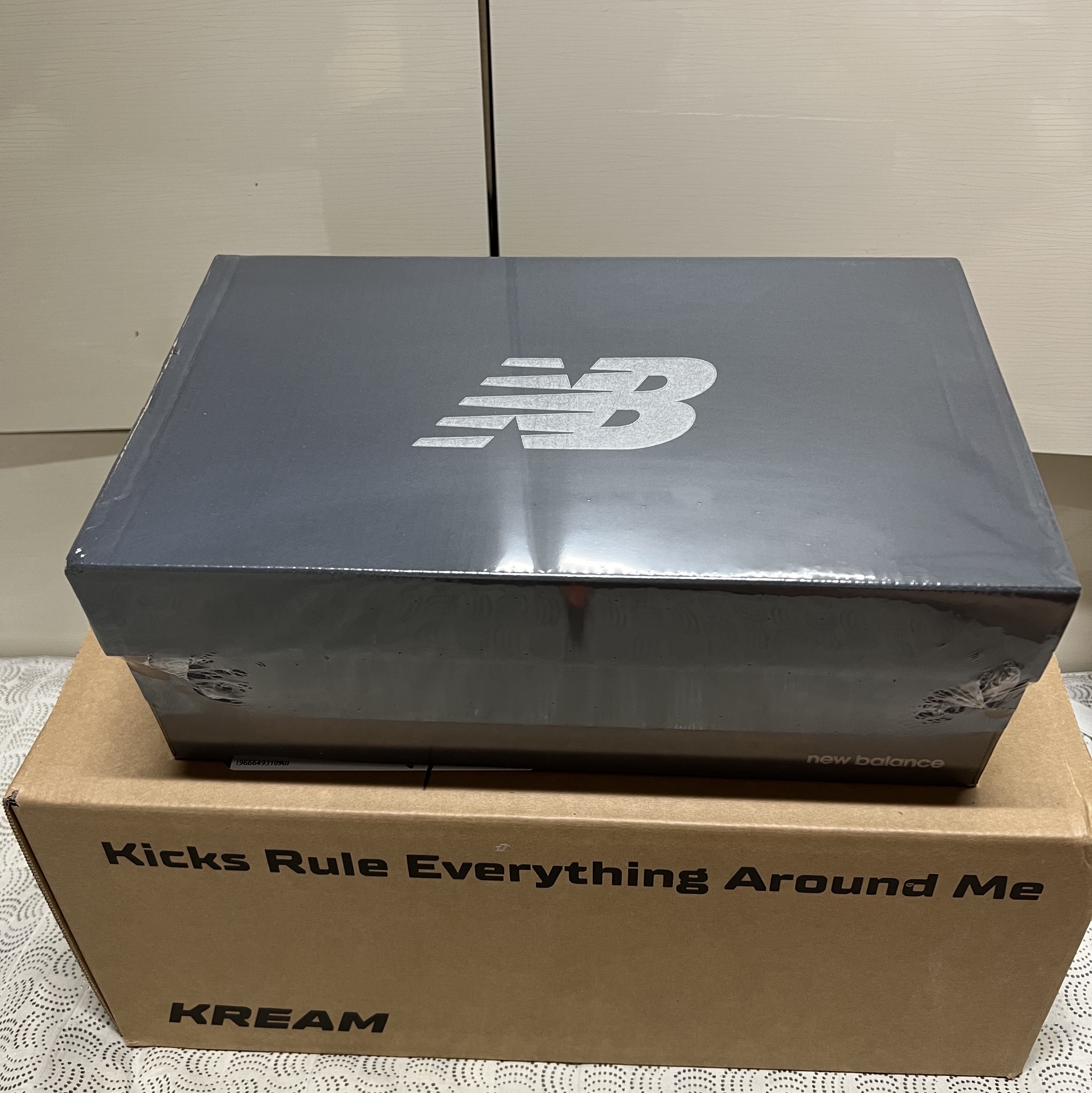 New Balance 530 Steel Grey 착용 스타일 - 1