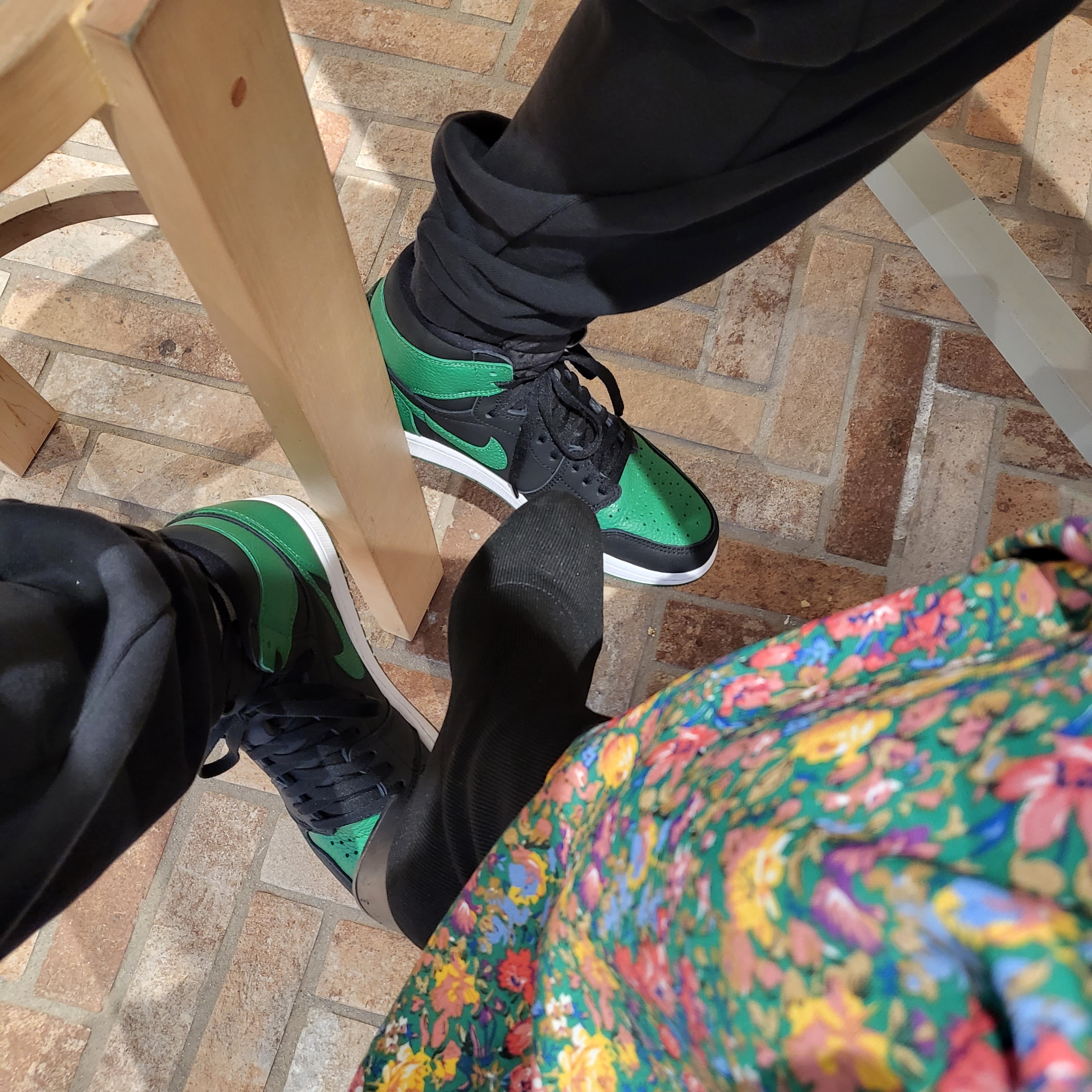 Jordan 1 Retro High OG Pine Green Black 착용 스타일