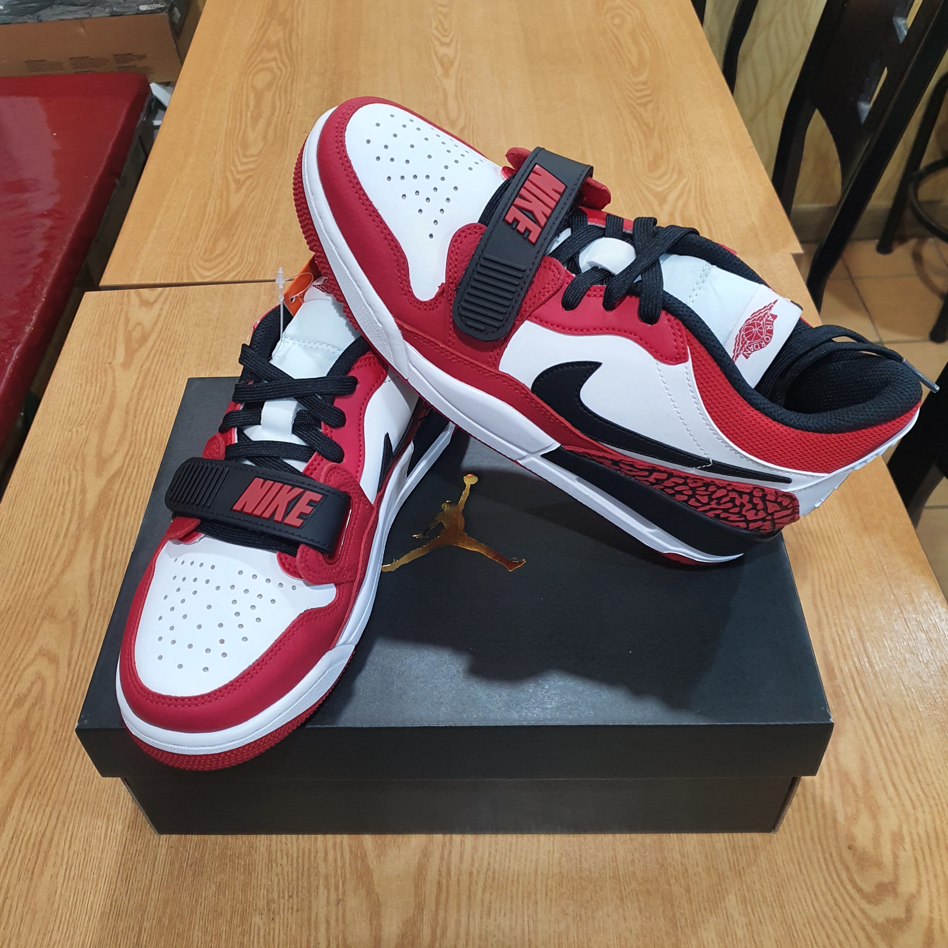 Jordan Legacy 312 Low Chicago 2022 착용 스타일 - 1