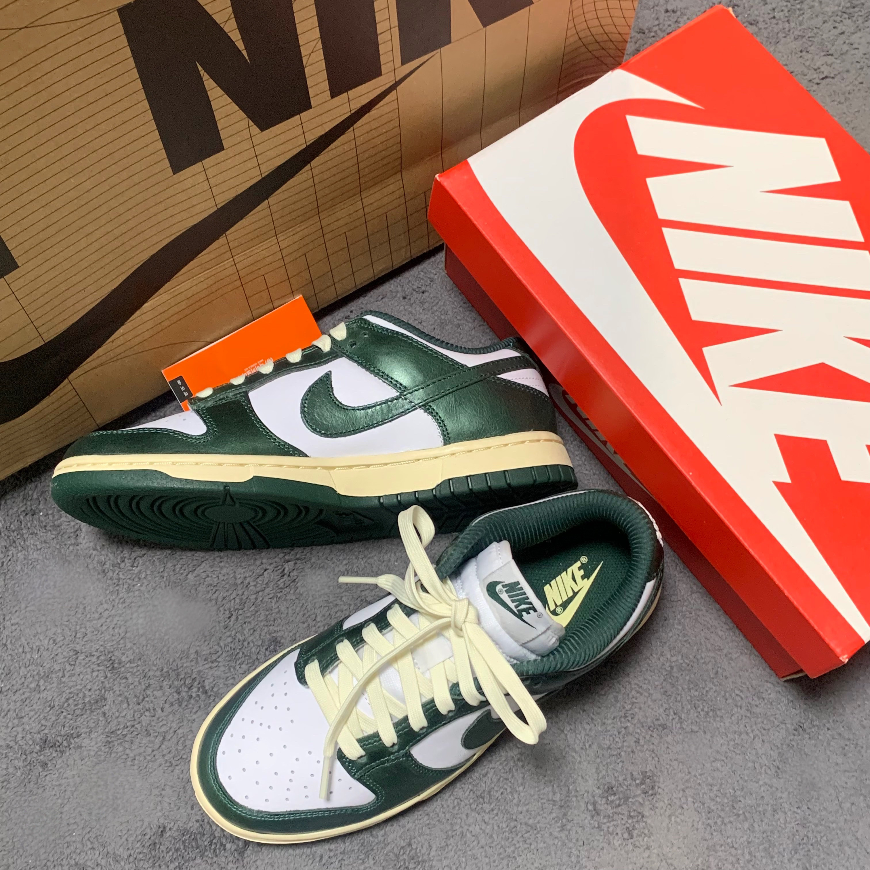 (W) Nike Dunk Low Vintage Green 착용 스타일