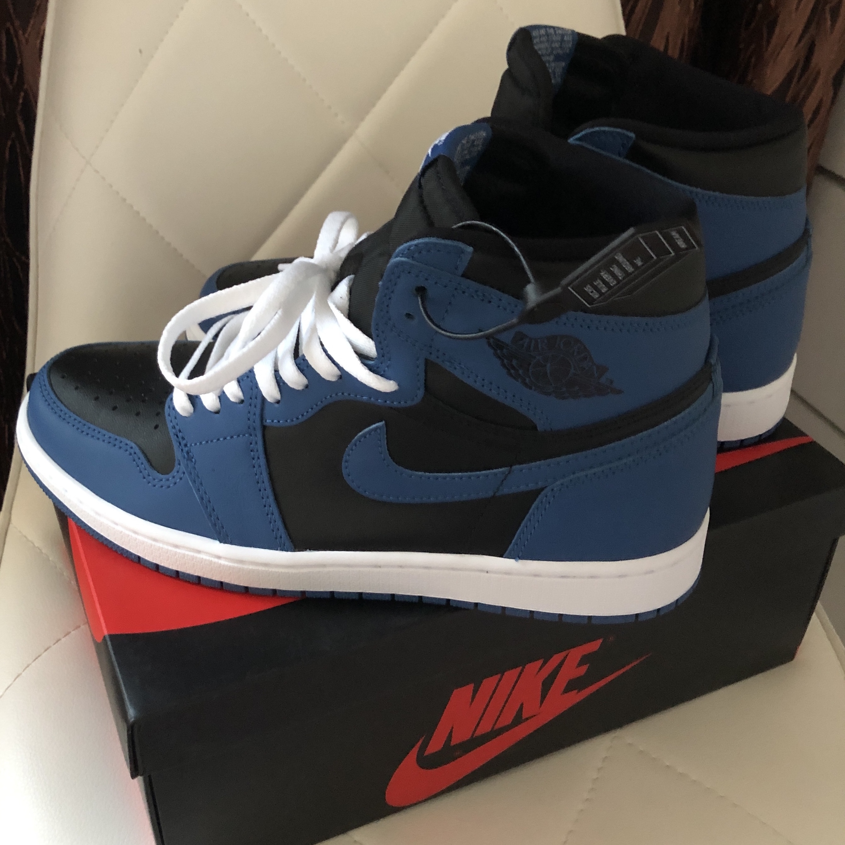 Jordan 1 Retro High OG Dark Marina Blue 착용 스타일 - 2