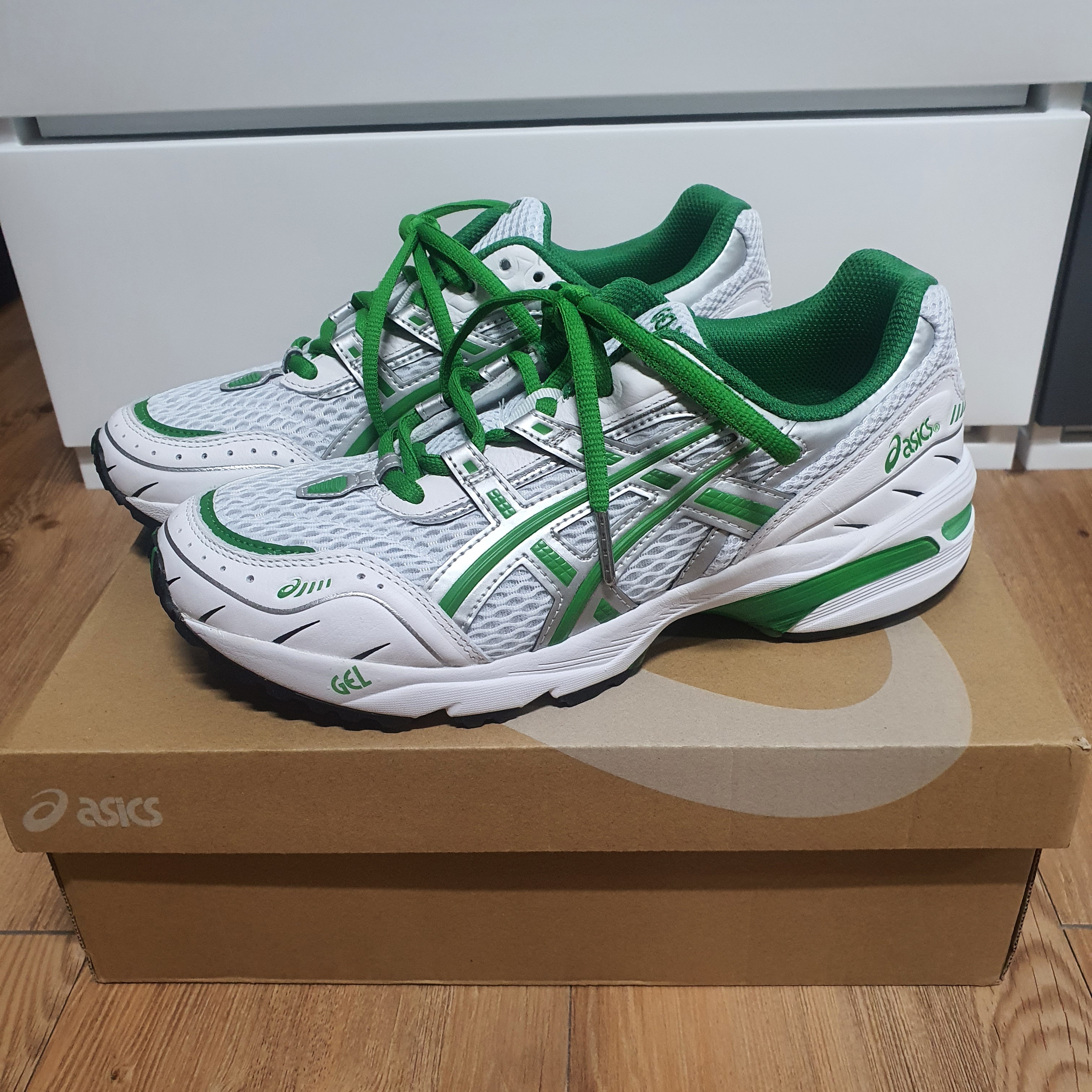 Asics Gel-1090 White Green 착용 스타일 - 3