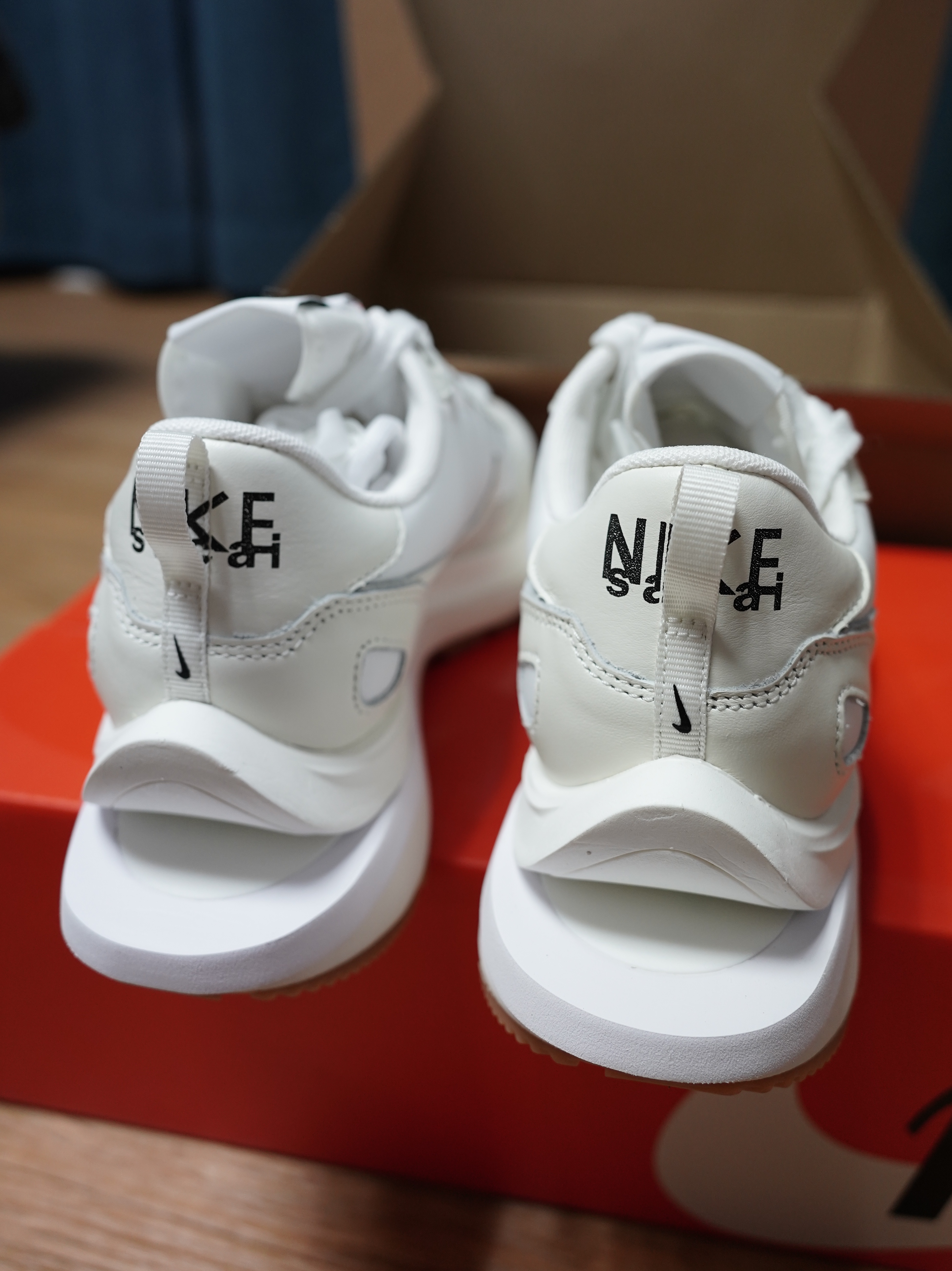Nike x Sacai VaporWaffle White and Gum 착용 스타일 - 4