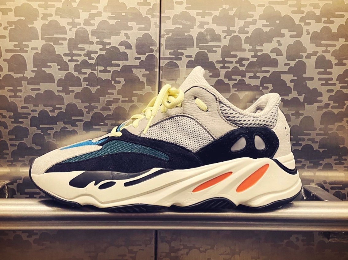 Adidas Yeezy Boost 700 Wave Runner Solid Grey 2017/2019 착용 스타일