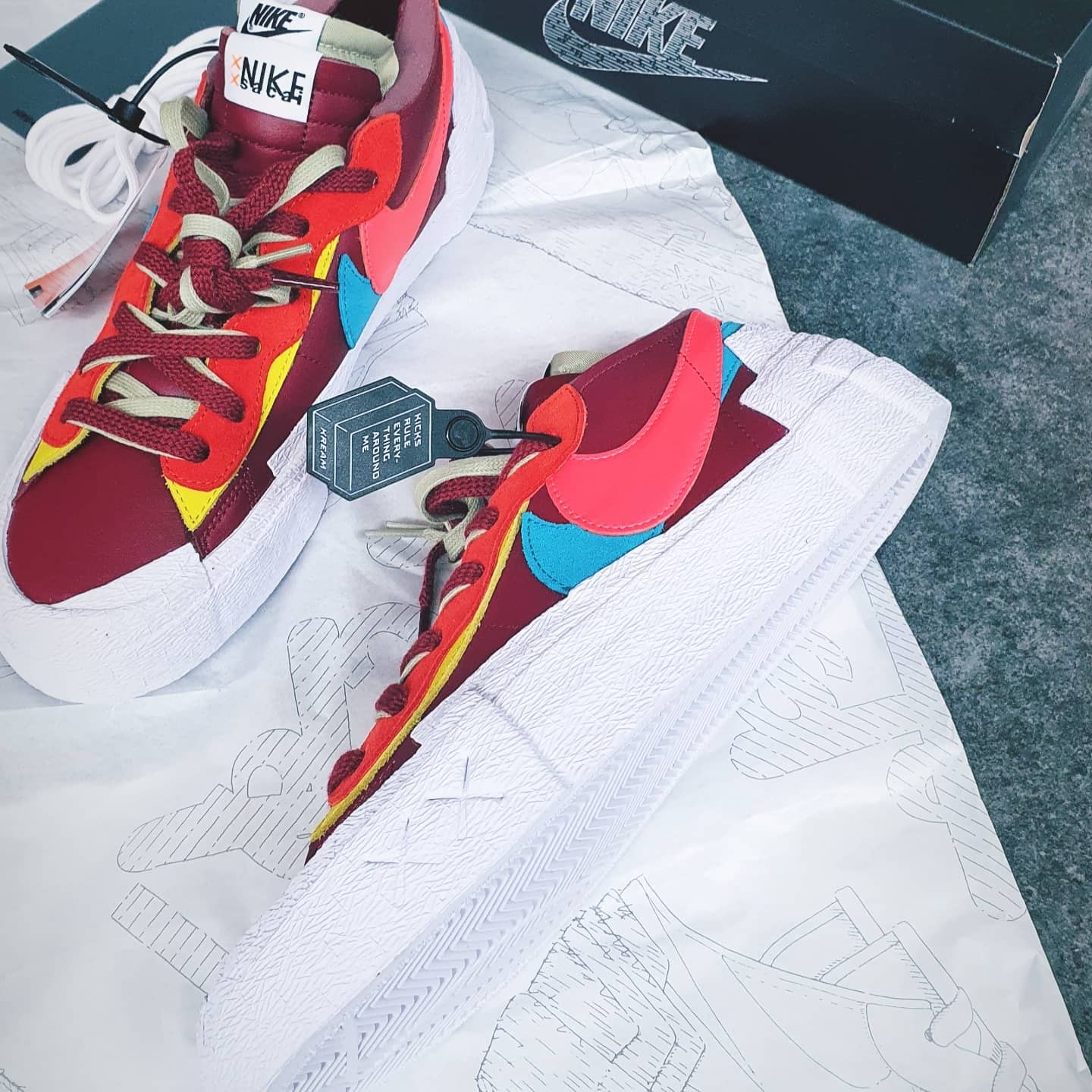 Nike x Sacai x Kaws Blazer Low Team Red 착용 스타일