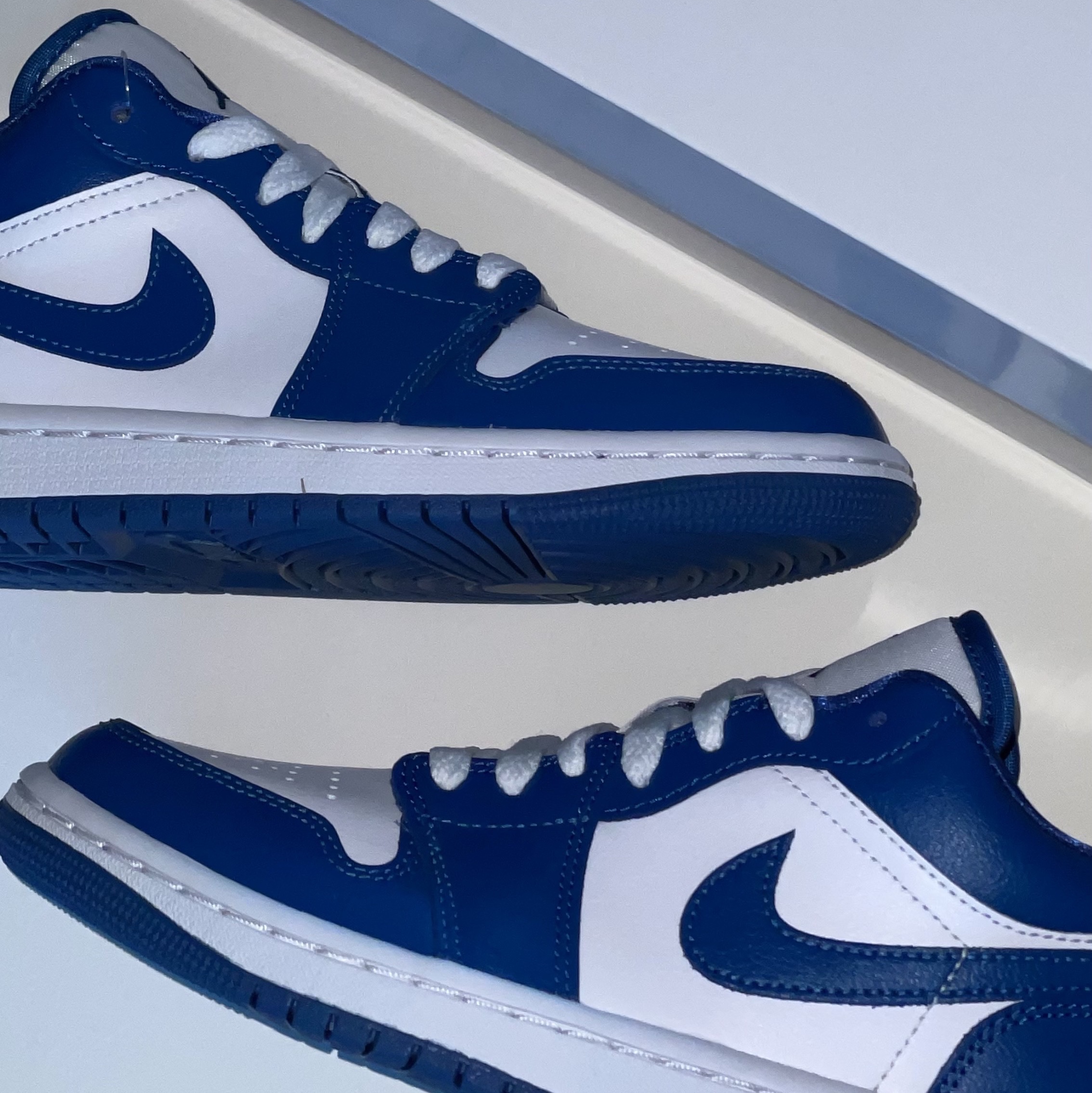 (W) Jordan 1 Low White Dark Marina Blue 착용 스타일