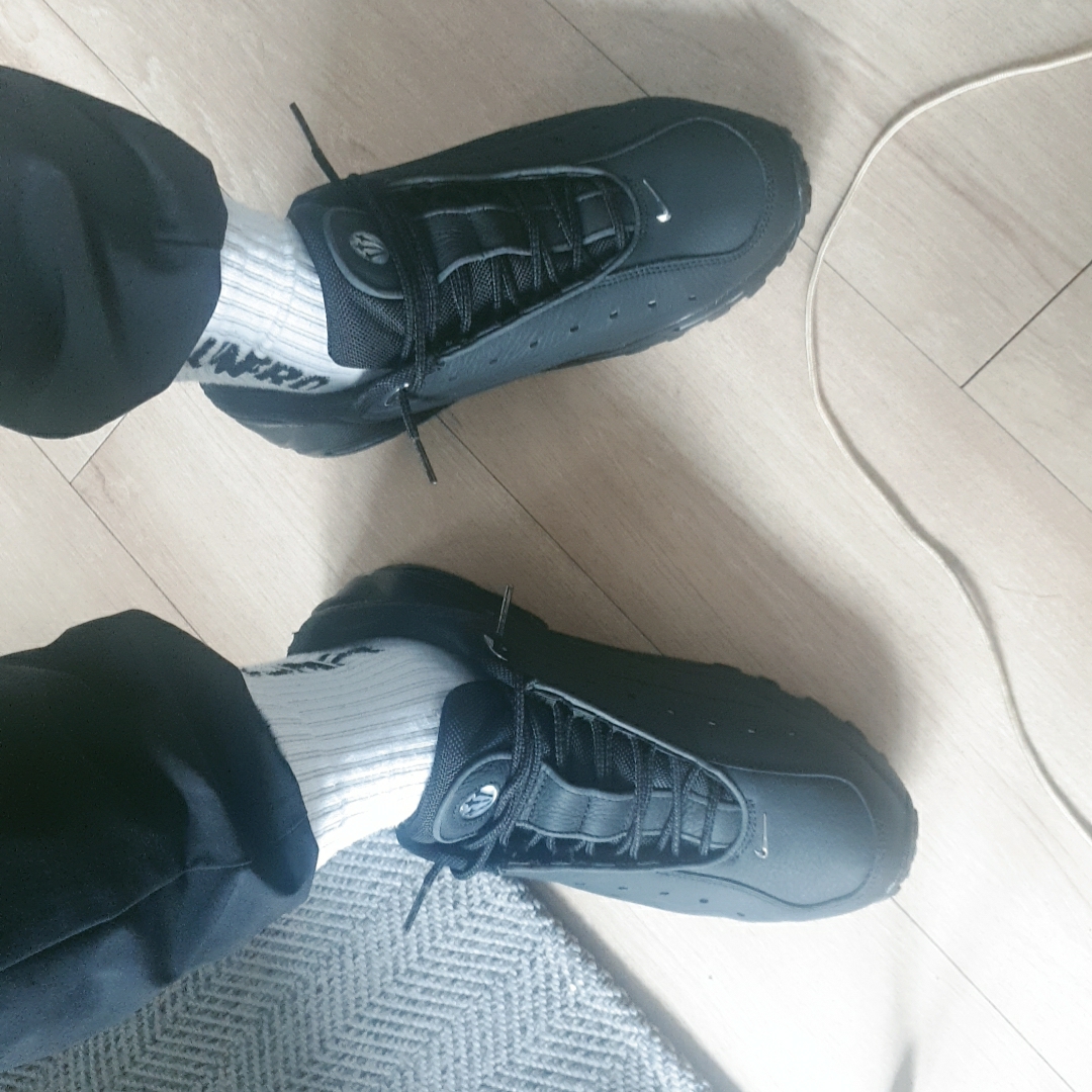 Nike x Drake Nocta Hot Step Air Terra Triple Black 착용 스타일 - 4