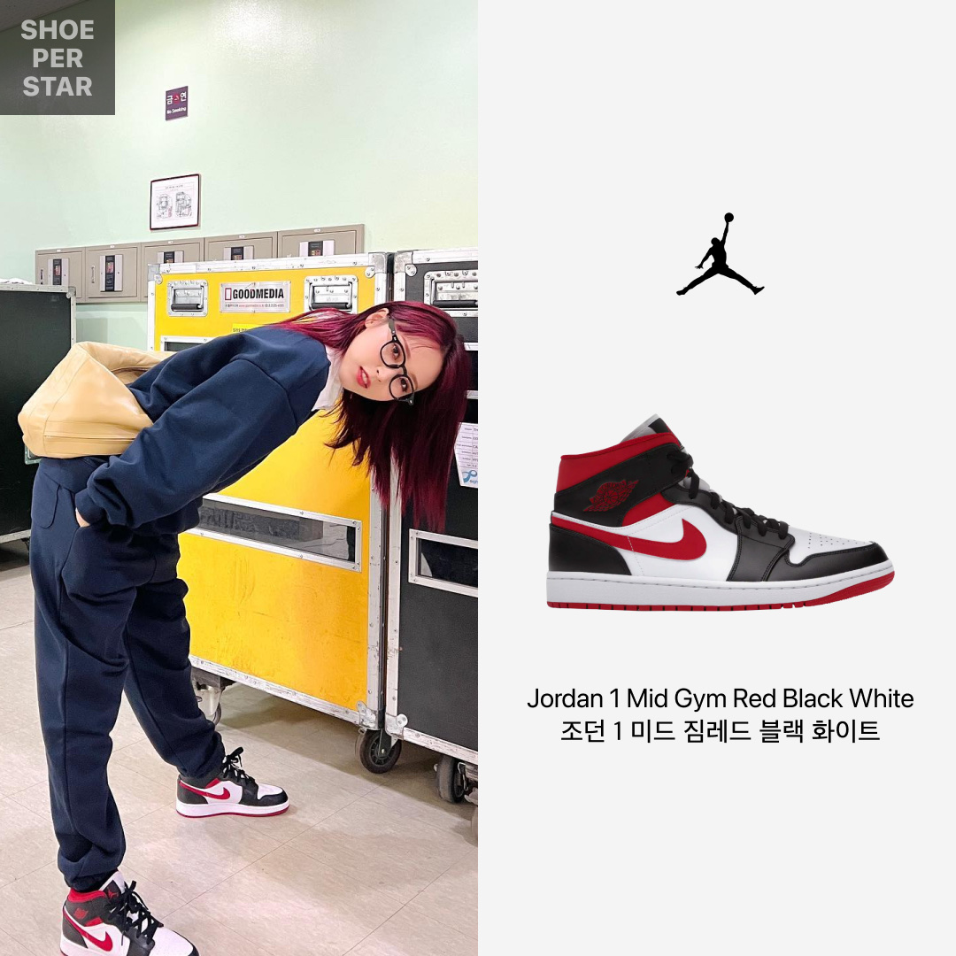 Jordan 1 Mid Gym Red Black White, Lemaire Large Croissant Bag Soft Nappa Leather Dune 착용 스타일 - 2