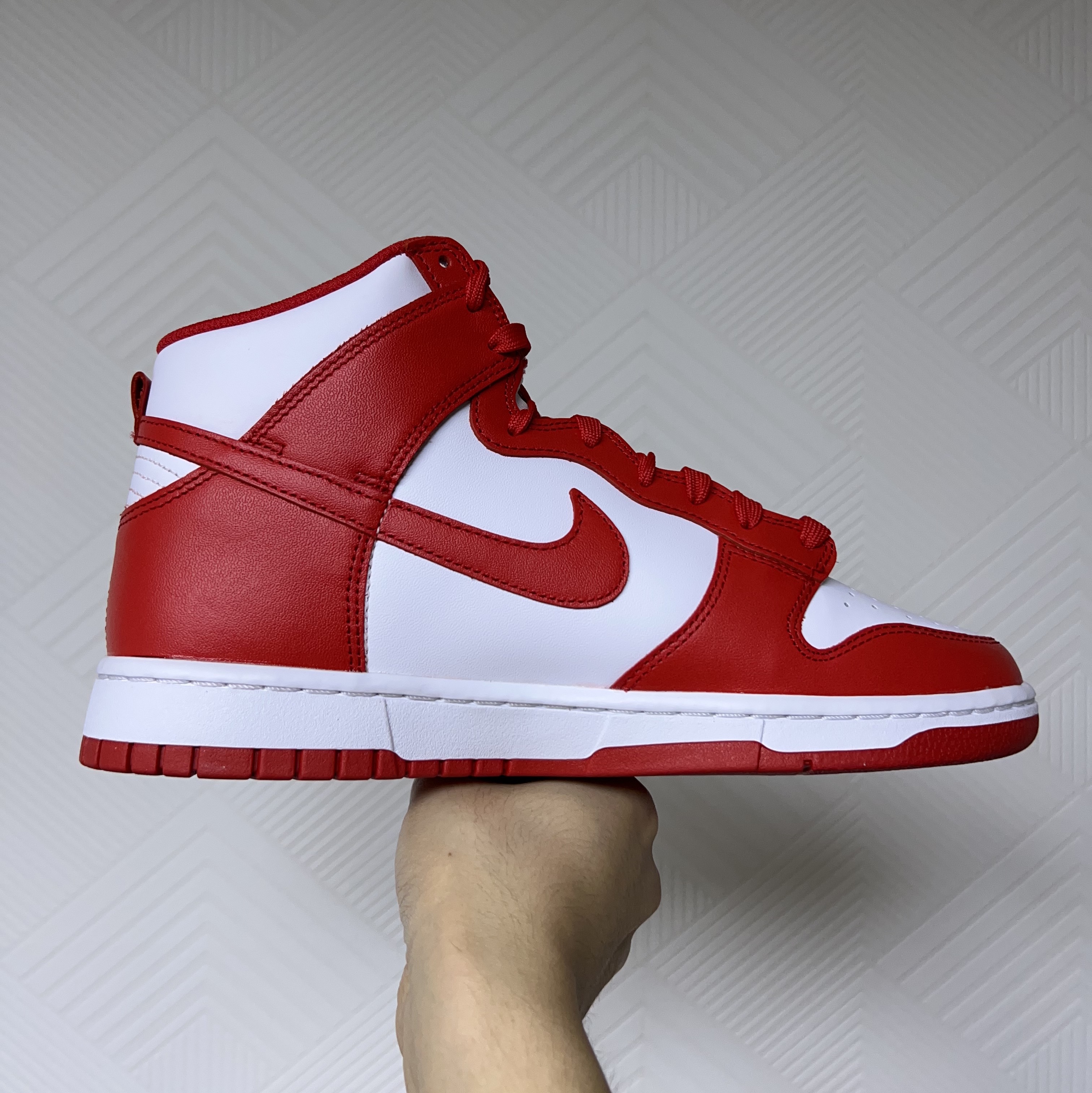 Nike Dunk High Retro Championship White and Red 착용 스타일 - 2