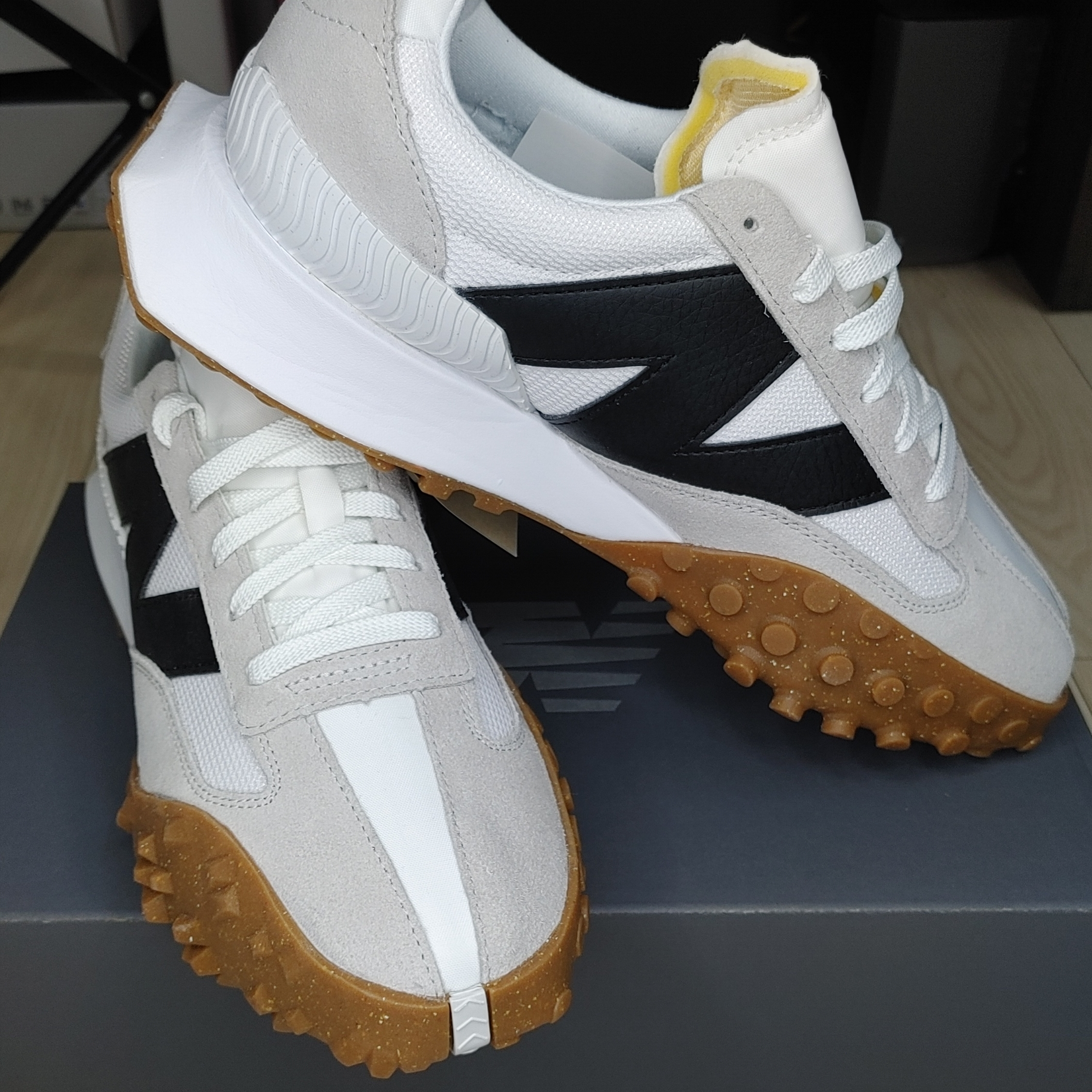 New Balance XC-72 White Black 착용 스타일 - 3