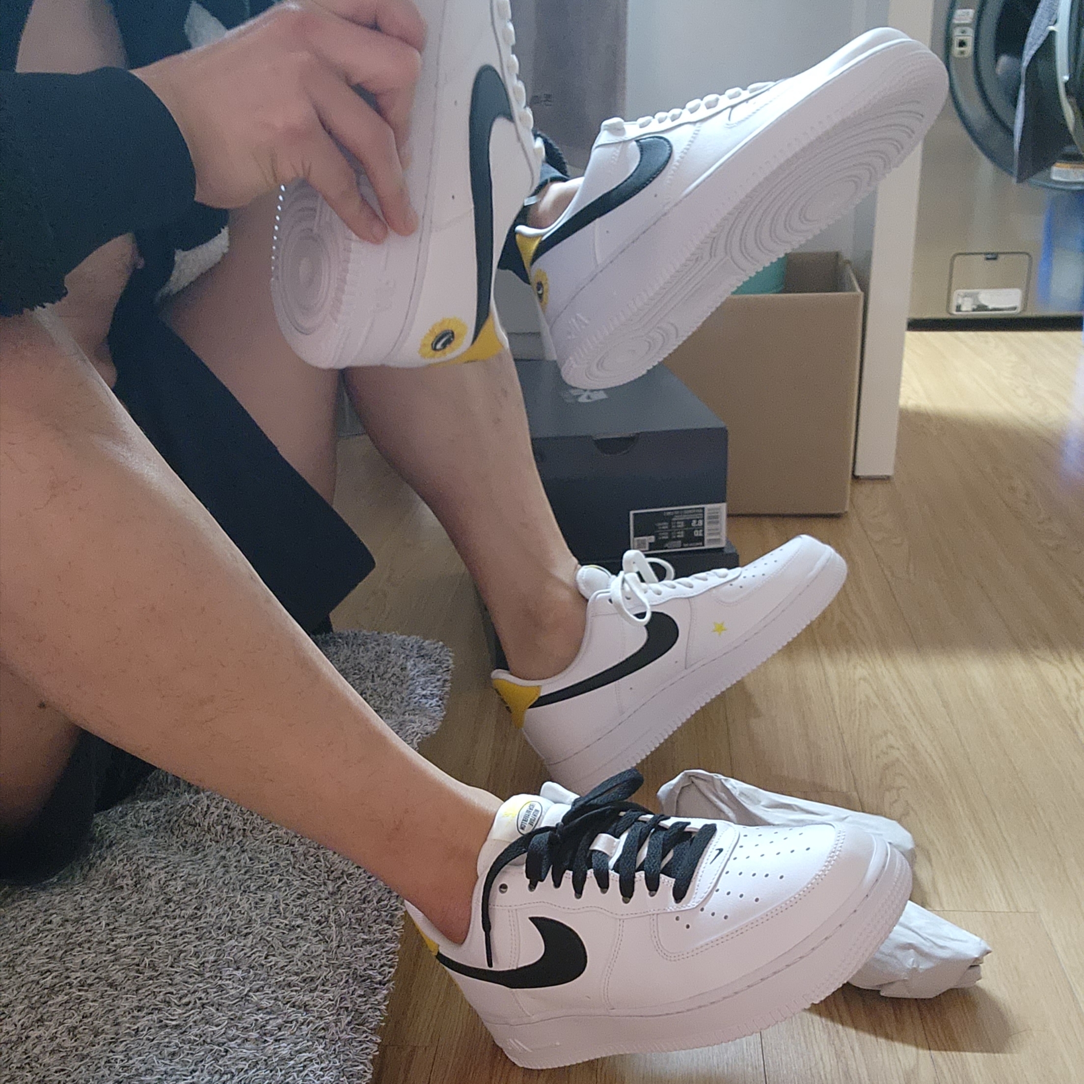 Nike Air Force 1 '07 LV8 2 Have a Nike Day 착용 스타일 - 1
